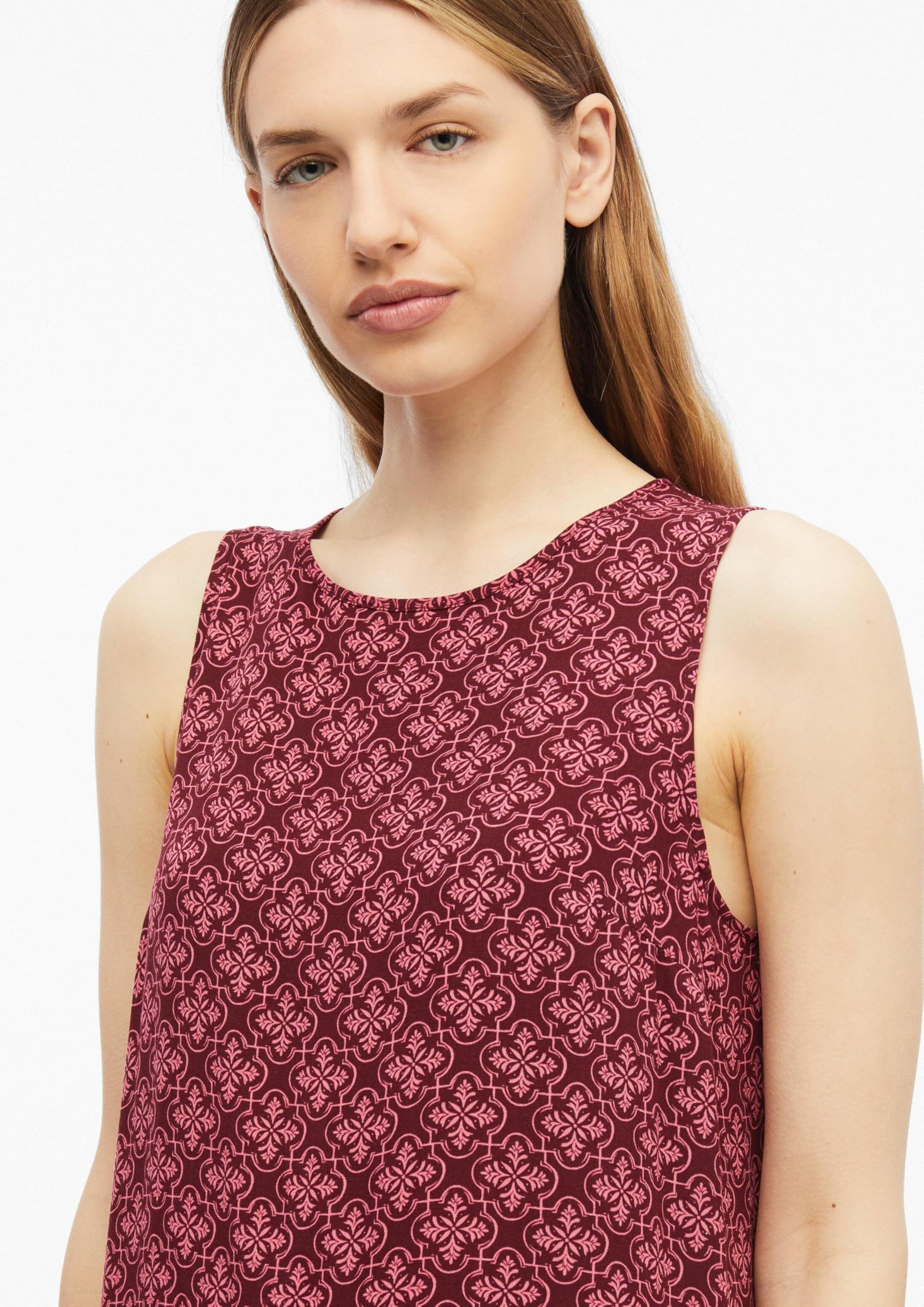s.Oliver Damen Kleid – Ärmellos, Viskose, Allover-Print, Regular Fit, Midi-Länge