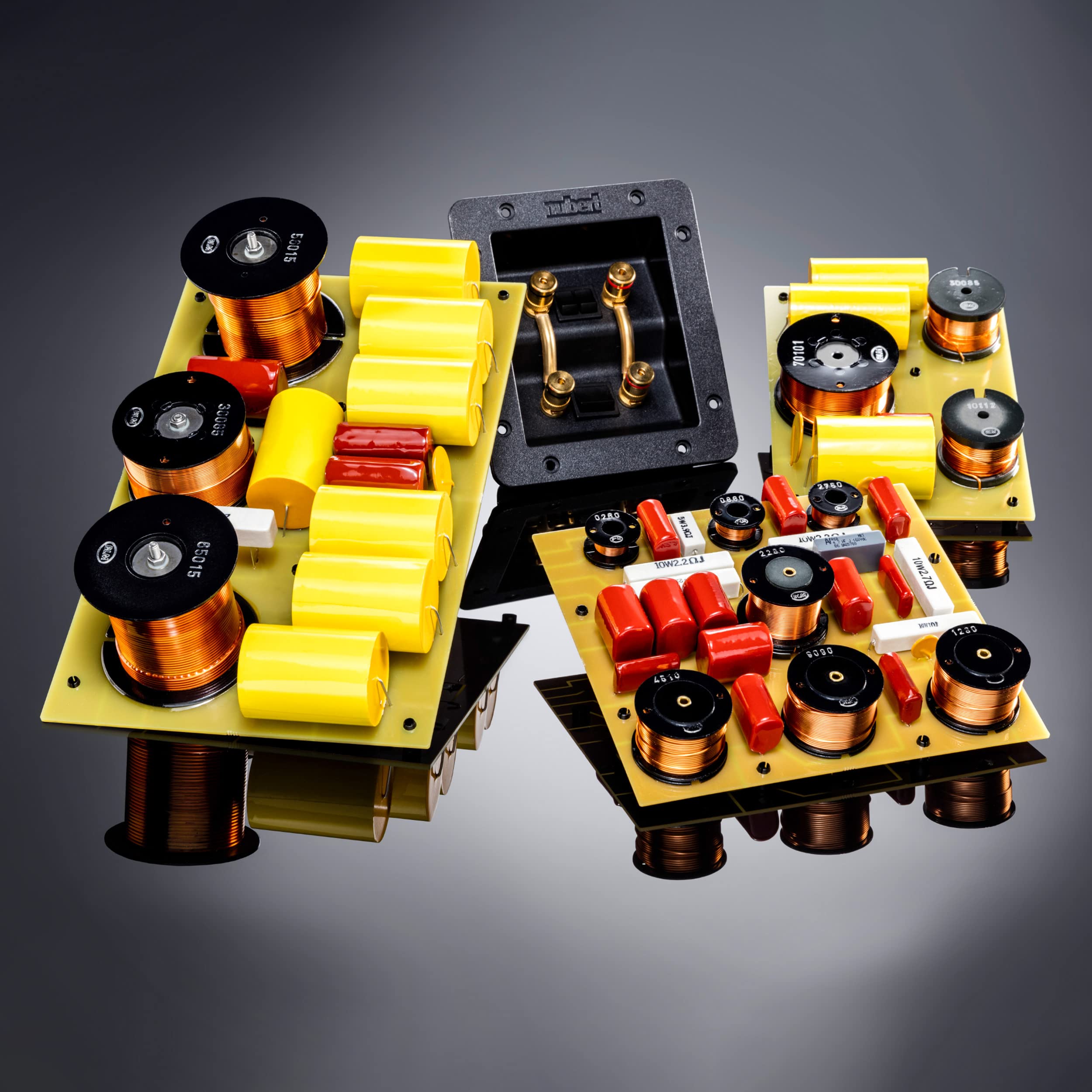 Nubert nuVero 170 | Rot/Schwarzer Standlautsprecher | 1 Stück High End Standlautsprecher | Lautsprecher für Stereo | HiFi Qualität auf höchstem Niveau | Passive Standbox mit 4 Wegen Made in Germany
