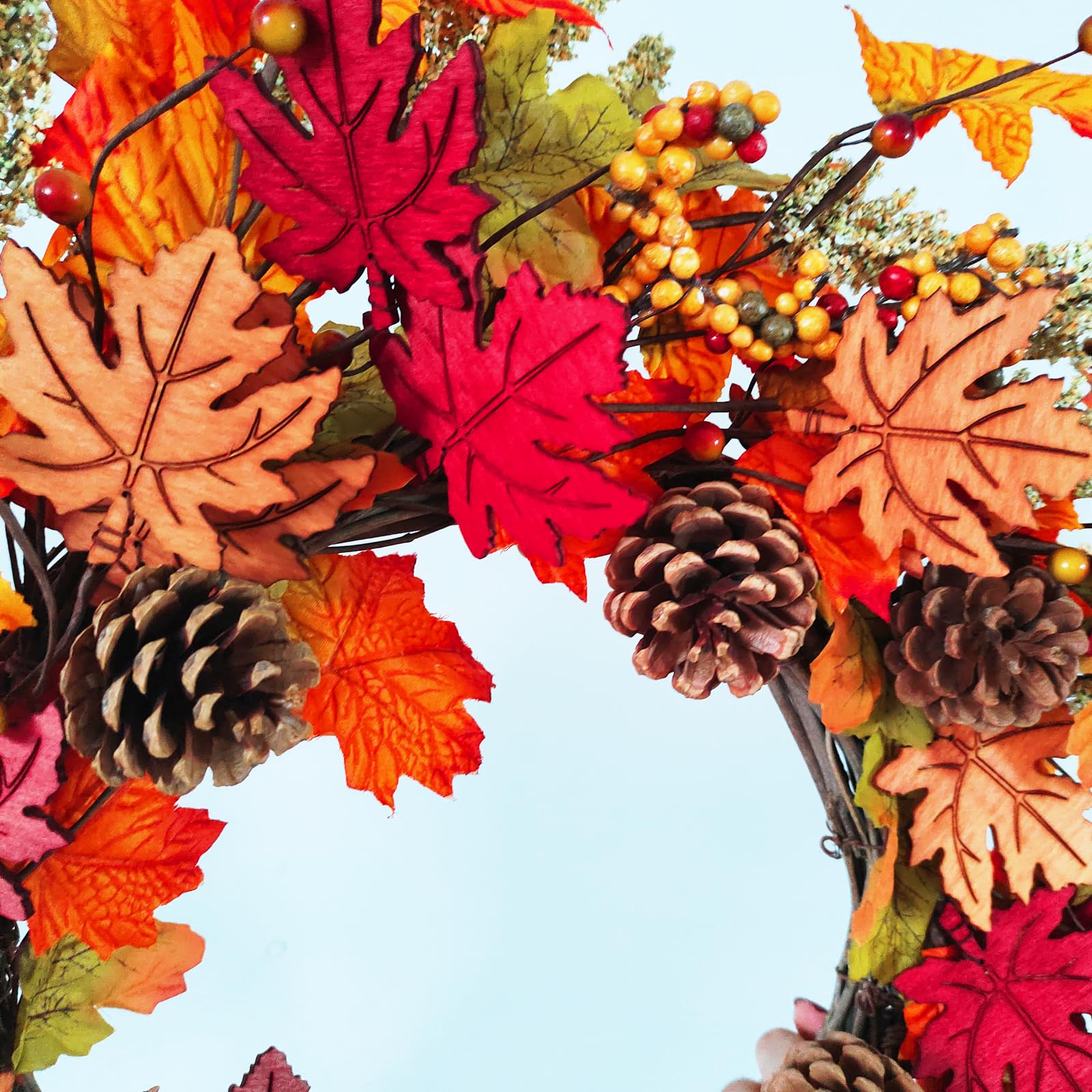 Couronne Automne Artificielle 61 Cm - Feuilles D'érable En Soie Et Pommes De Pin - Avec Crochet Métal Pour Porte Ou Mur