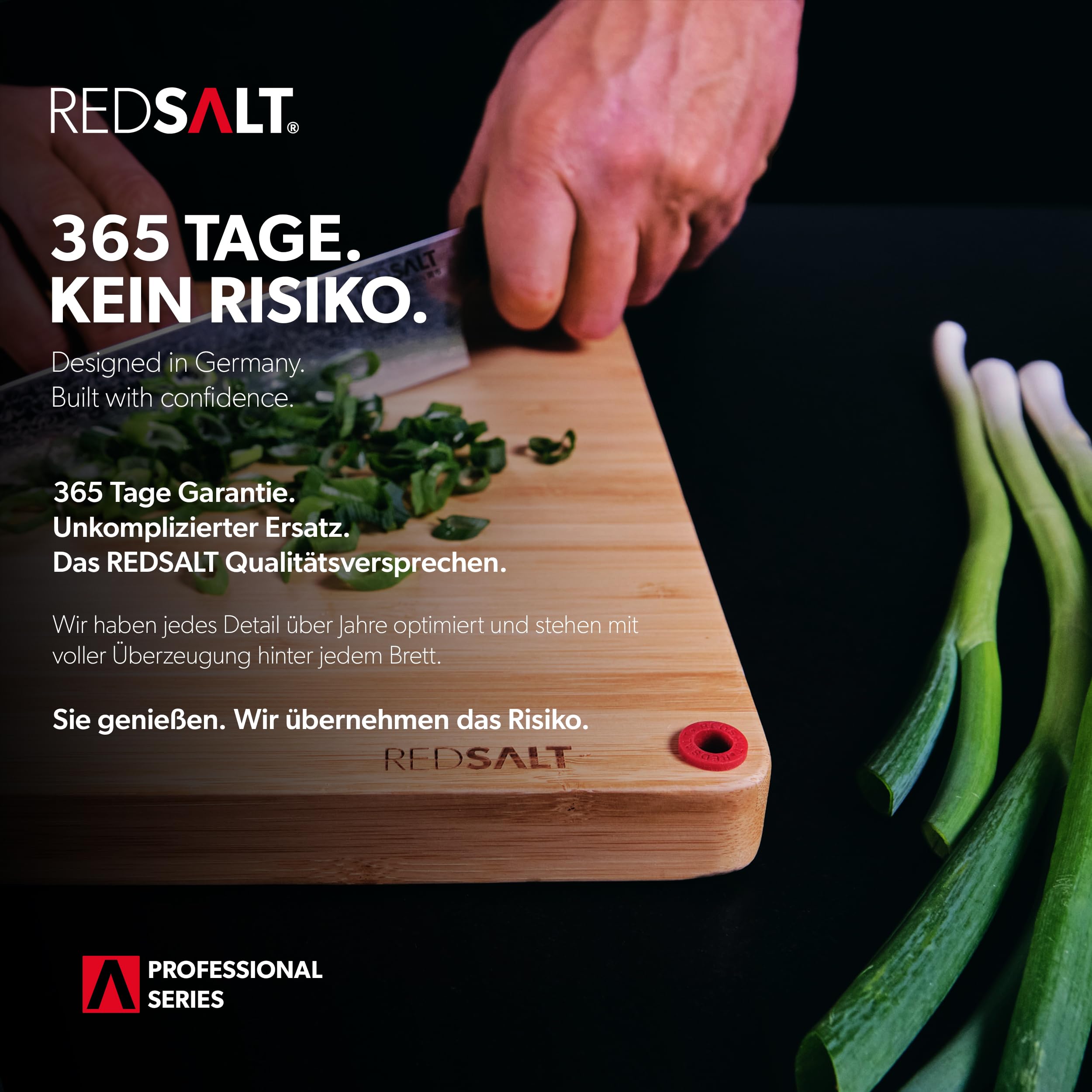 REDSALT Bambus Schneidebrett Set XL & L – 2-teiliges Küchenbrett Set mit Saftrille, Antirutsch-Füßen & beidseitig nutzbarer Oberfläche