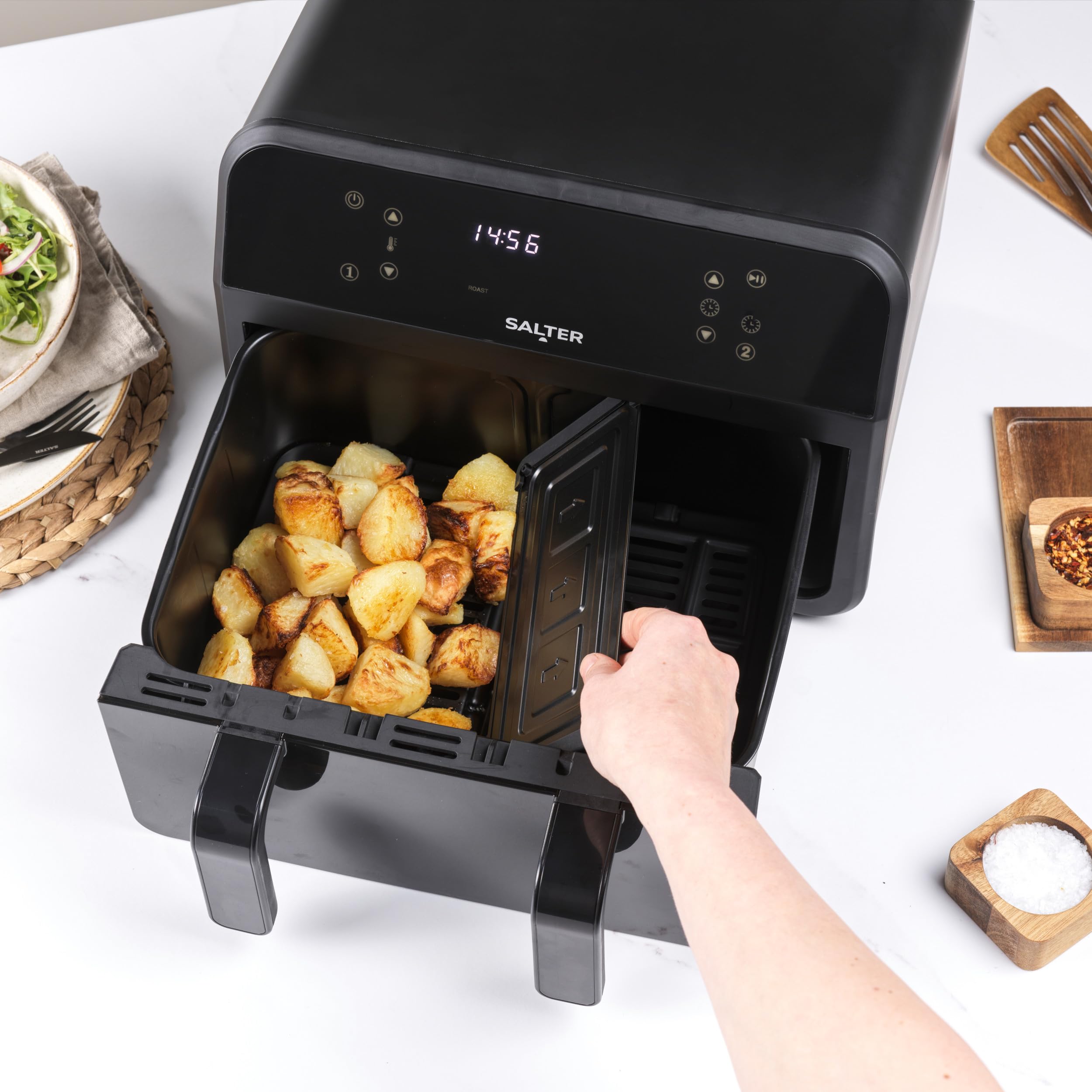 Salter Dual View Friteuse à air – Plaque de cuisson antiadhésive de 7 L avec séparateur amovible, grande capacité familiale, fenêtre de visualisation, numérique à LED, 6 fonctions, 2300 W