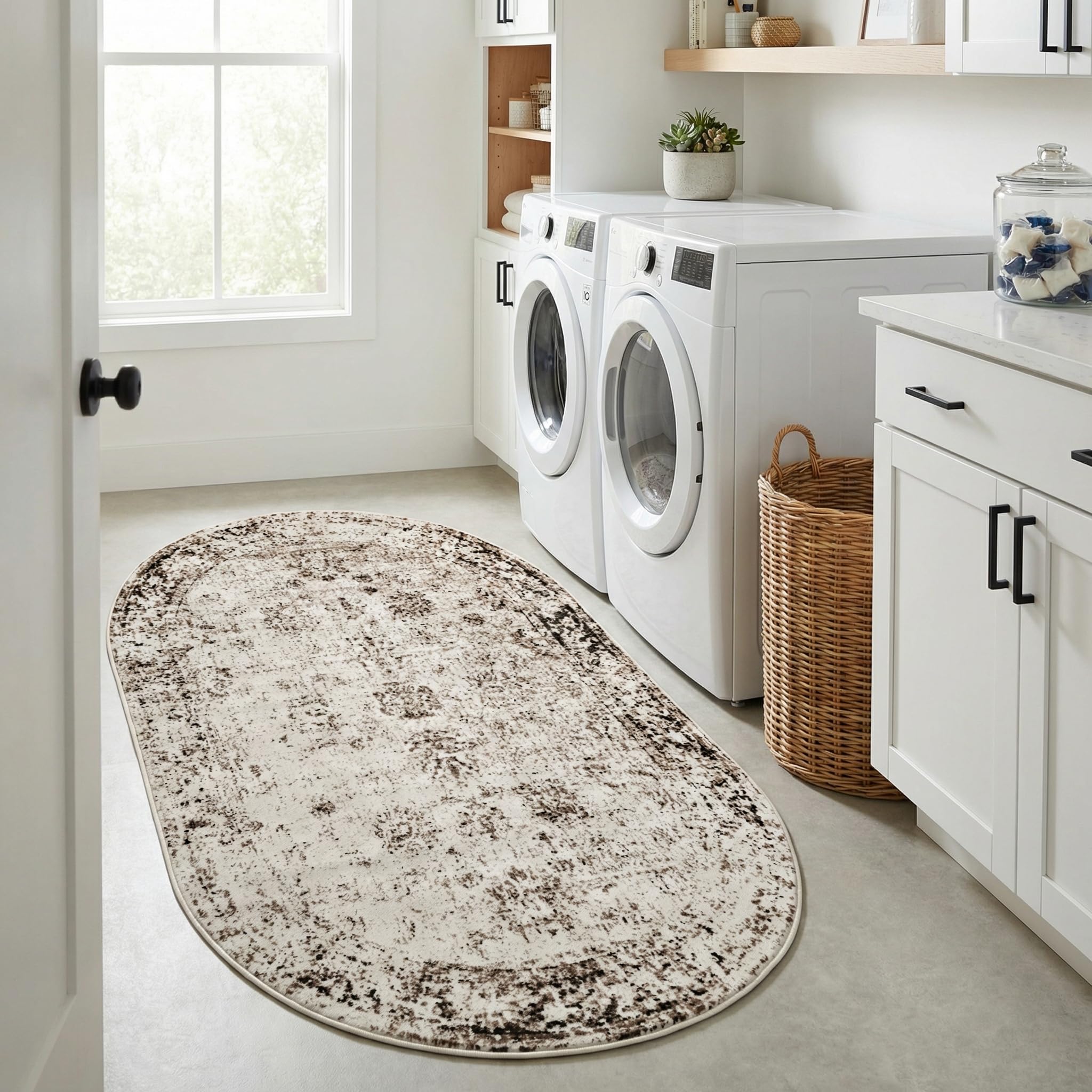 Unique Loom Sofia Collection Area Rug - Casino (4' 1" x 6' 1" Oval, Beige/ Tan)