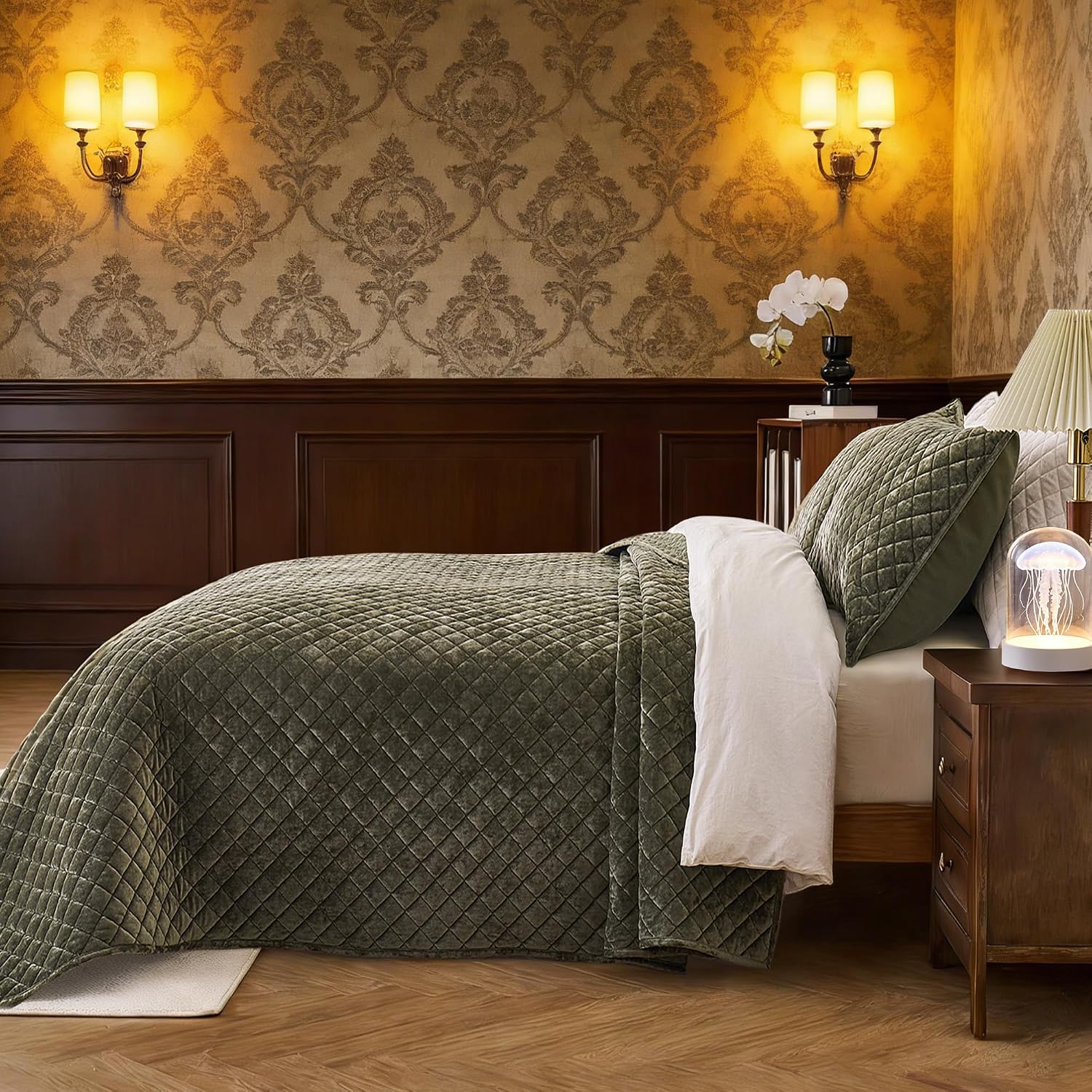 Velvet Quilt Set Oversized King Size 120x128 Luxury Soft Bedspread Coverlet 3-Piece King Comforter Sets with 2 Pillow Shams 20x36 Super Cozy All Seasons Velvet Bedding Set, Army Green