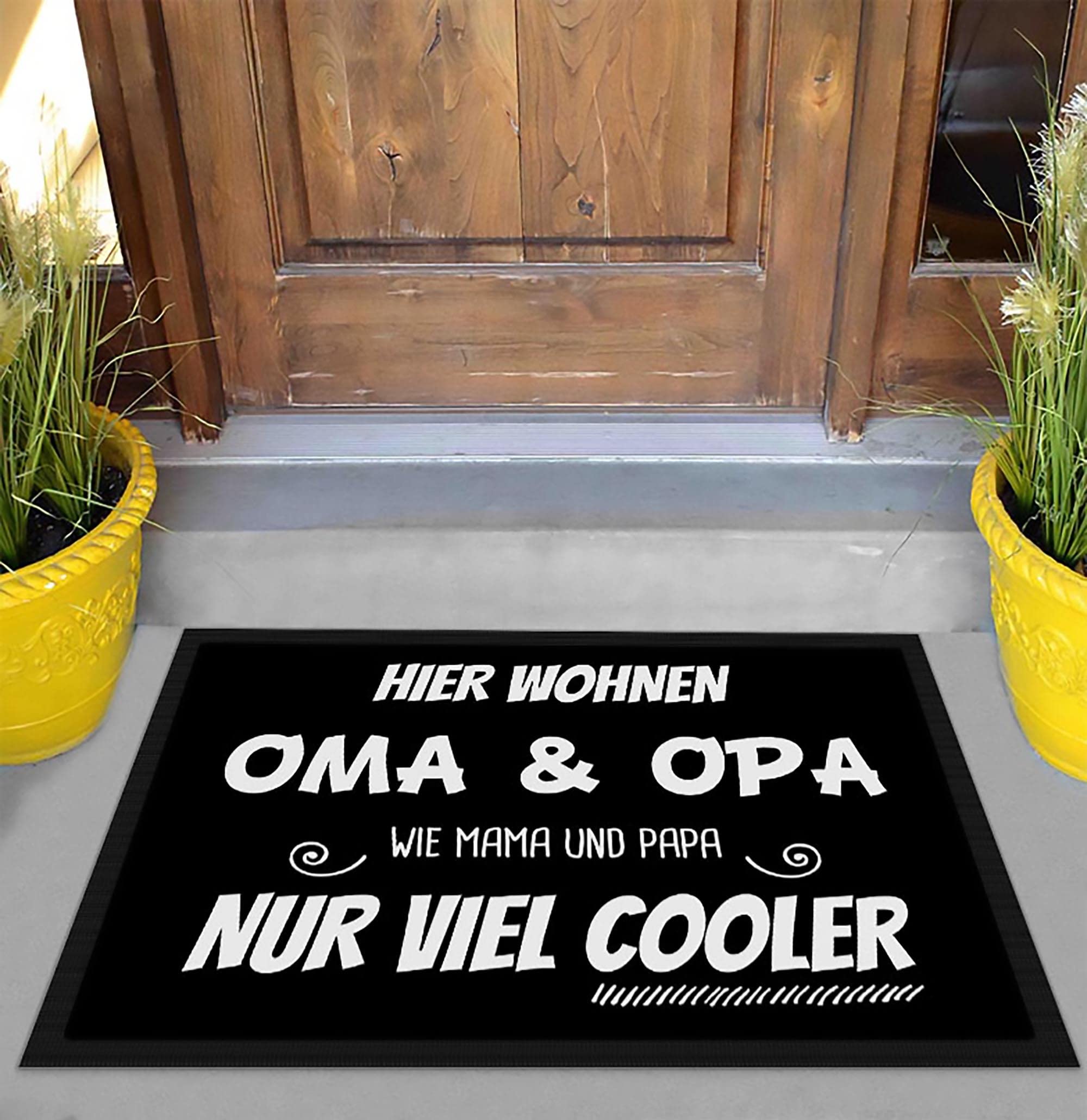 Print Royal Fußmatte mit Spruch - Oma & Opa sind viel Cooler als Mama & Papa - Lustiger Fußabtreter, Geschenk für die Großeltern von Enkel - rutschfest, 120 x 80 cm