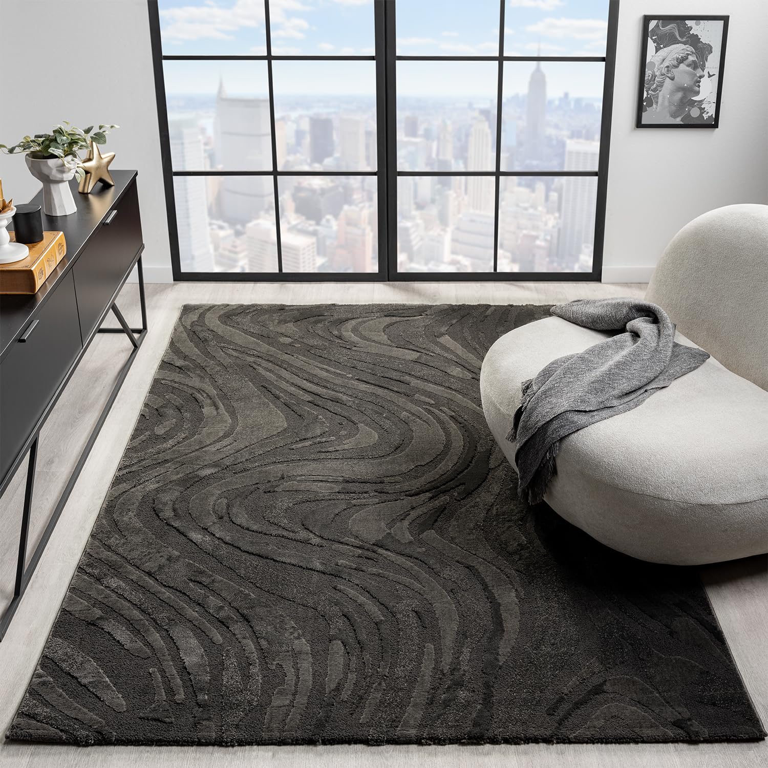 Alfombra moderna pelo largo VIMODA gris antracita para aislar suelos frios en salon