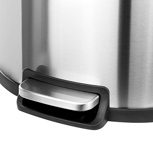 Miniatura 5 de Elama Cubo de basura de 13 galones de acero inoxidable con mecanismo de cierre lento en plata mate