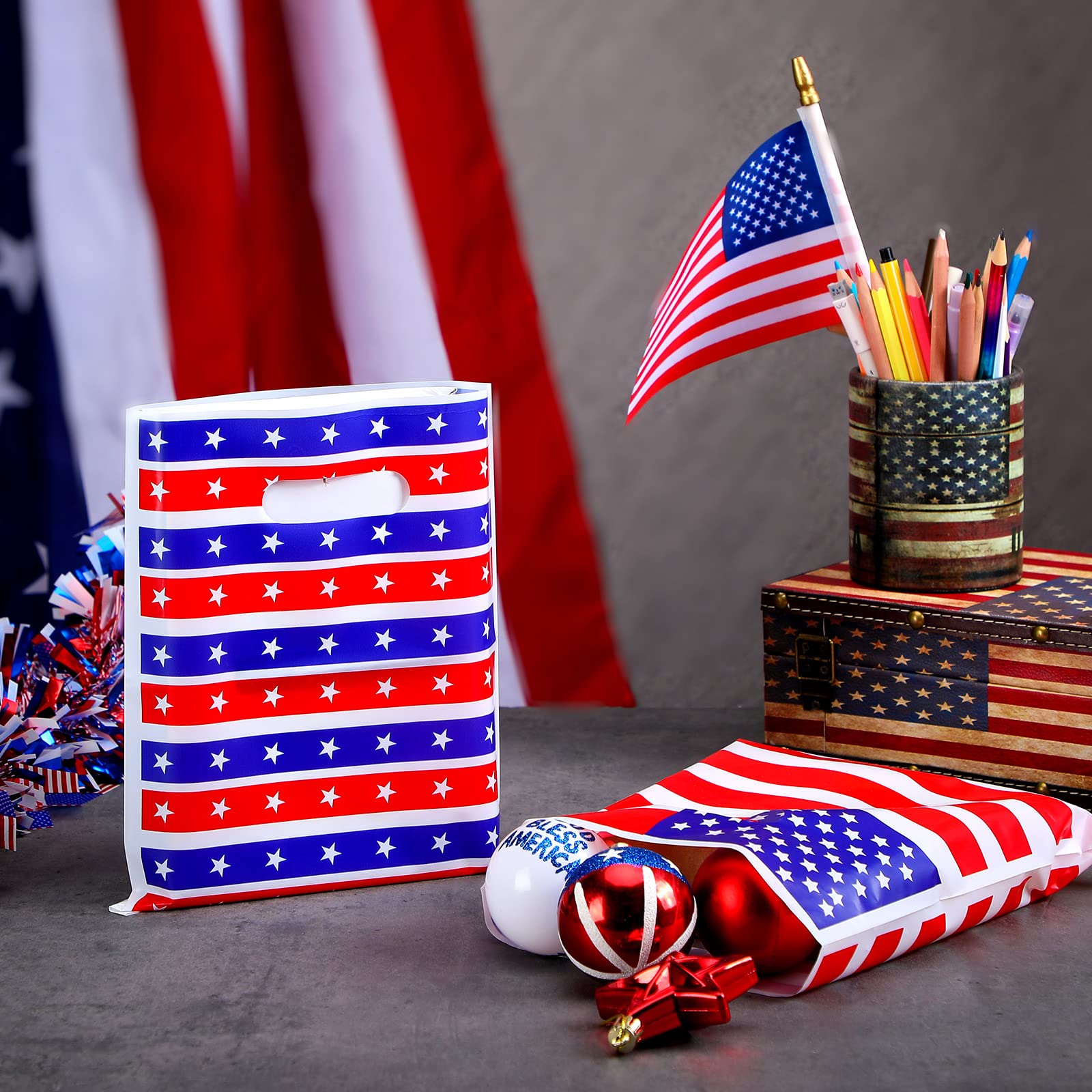 Qeeenar 100 Pcs Patriotic Gift Bags Red White and Blue Goodie Bags Bulk 4th of July Party Favor Bag with Handle Memorial Day USA Flag Merchandise Bag for 250th Anniversary Independence Day, 2 Designs