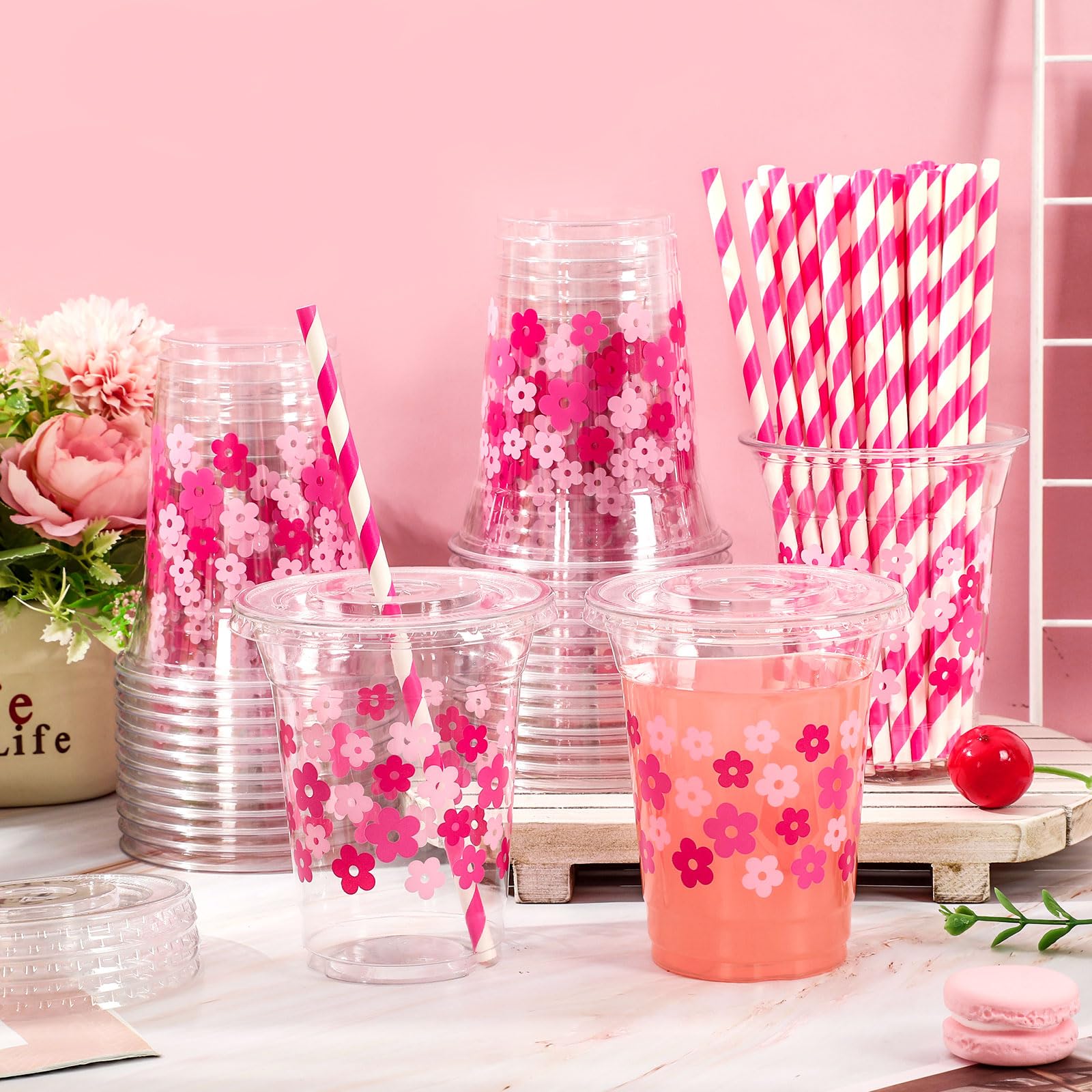 Amazon.com: JarThenaAMCS 50Pcs Retro Boho Flower Plastic Cups with Lids and  Straws Pink Floral Clear Plastic Cups 12Oz Disposable Cup for Birthday  Wedding Party Supplies : Health & Household