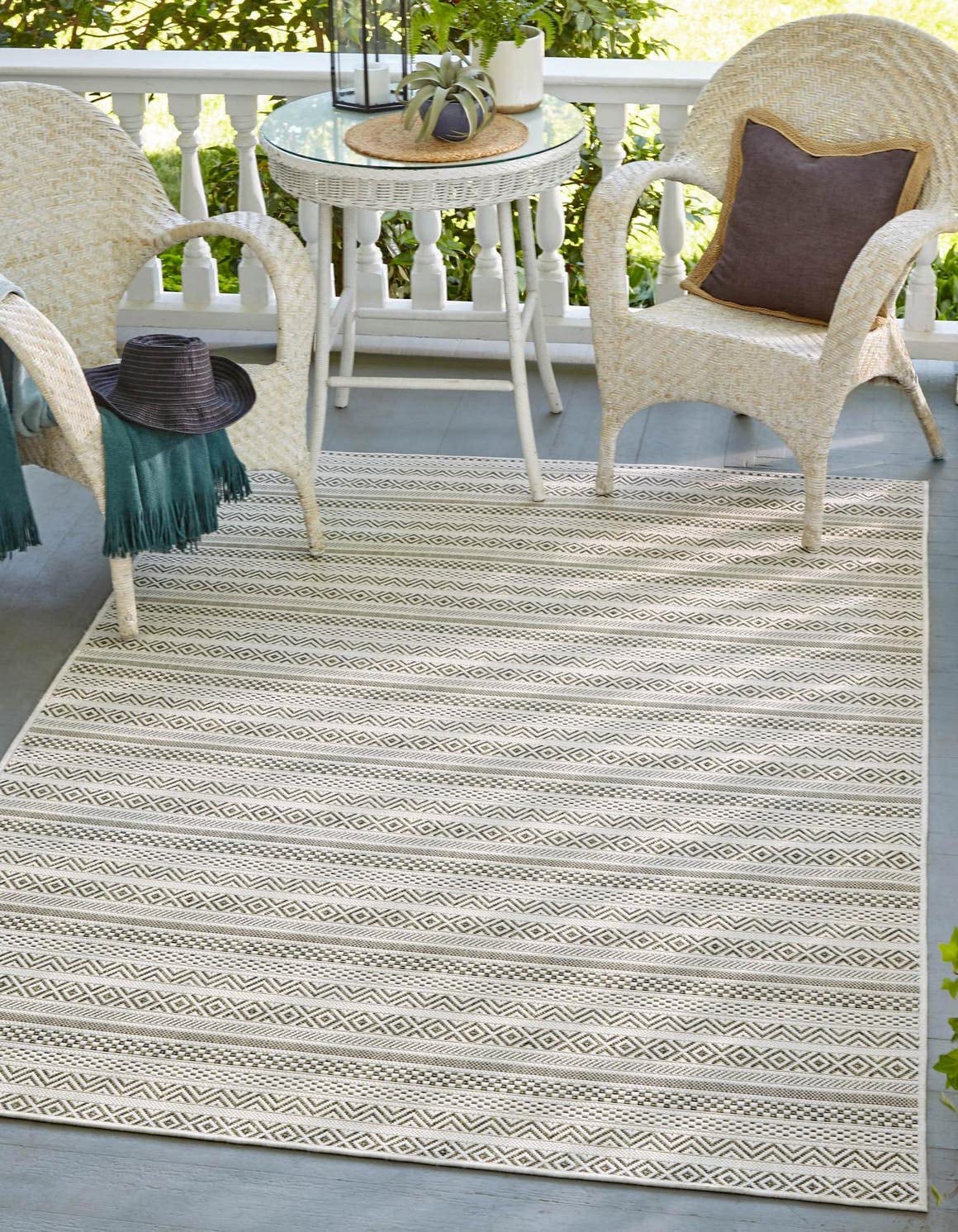 Unique Loom Outdoor Striped Collection Area Rug - Maia (7' 1" x 10' Rectangle, Green/Ivory)
