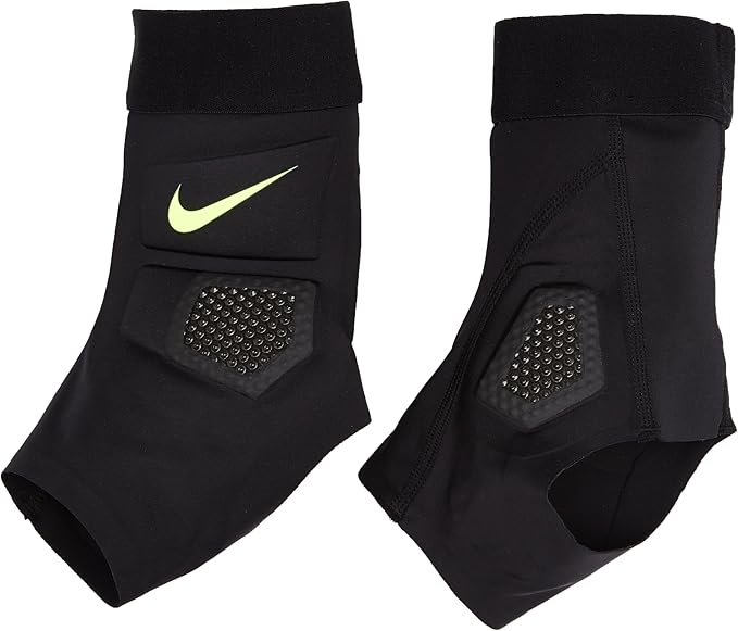 nike pro hyperstrong strike