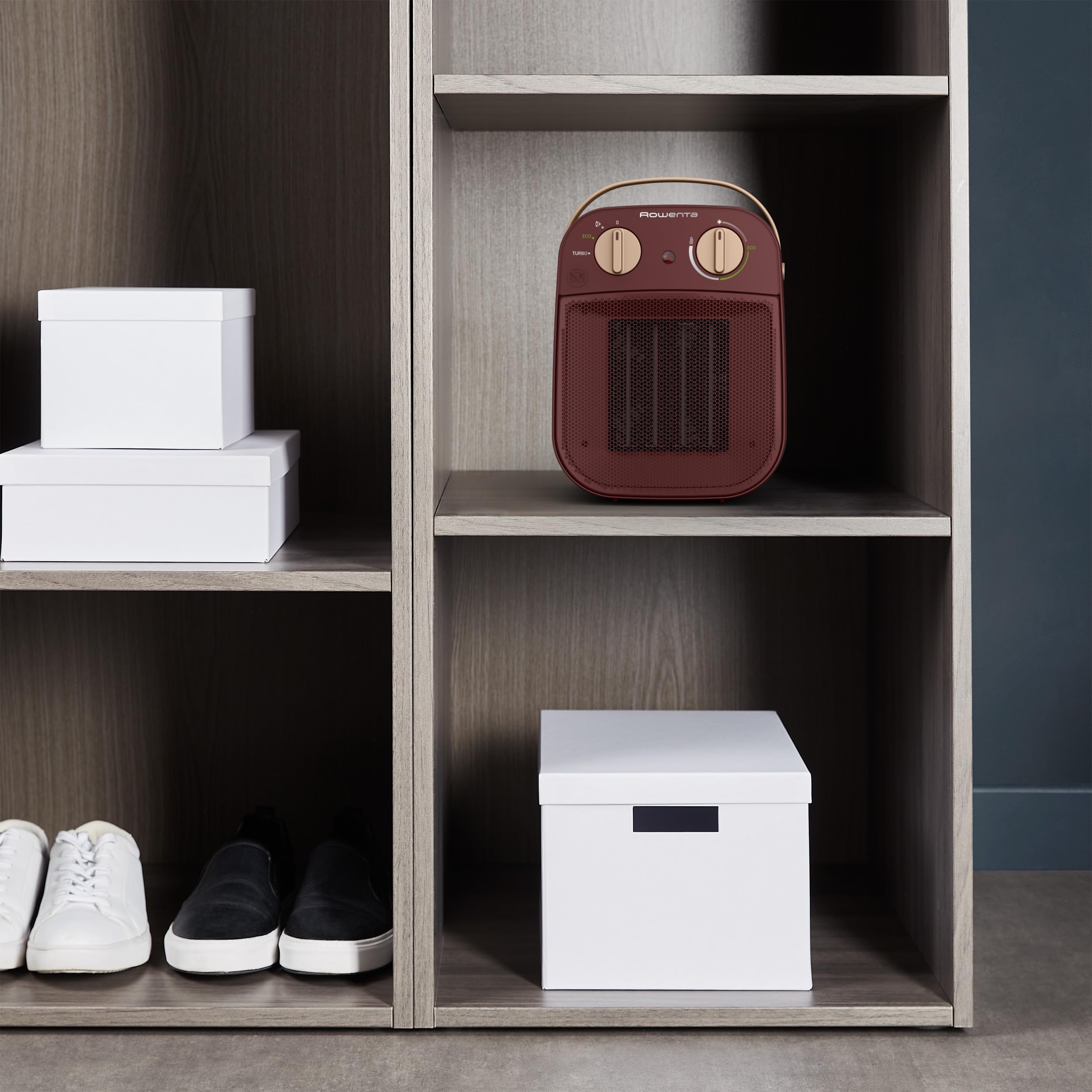 Rowenta Heizlüfter mit Tragegriff mobil für 25m², leise 42dB, Keramik heizt sofort auf, Eco-Modus spart 50% Strom, Turbo schnell warm, tragbar für Bad Büro Schlafzimmer Camping, Heizgerät kompakt, Rot