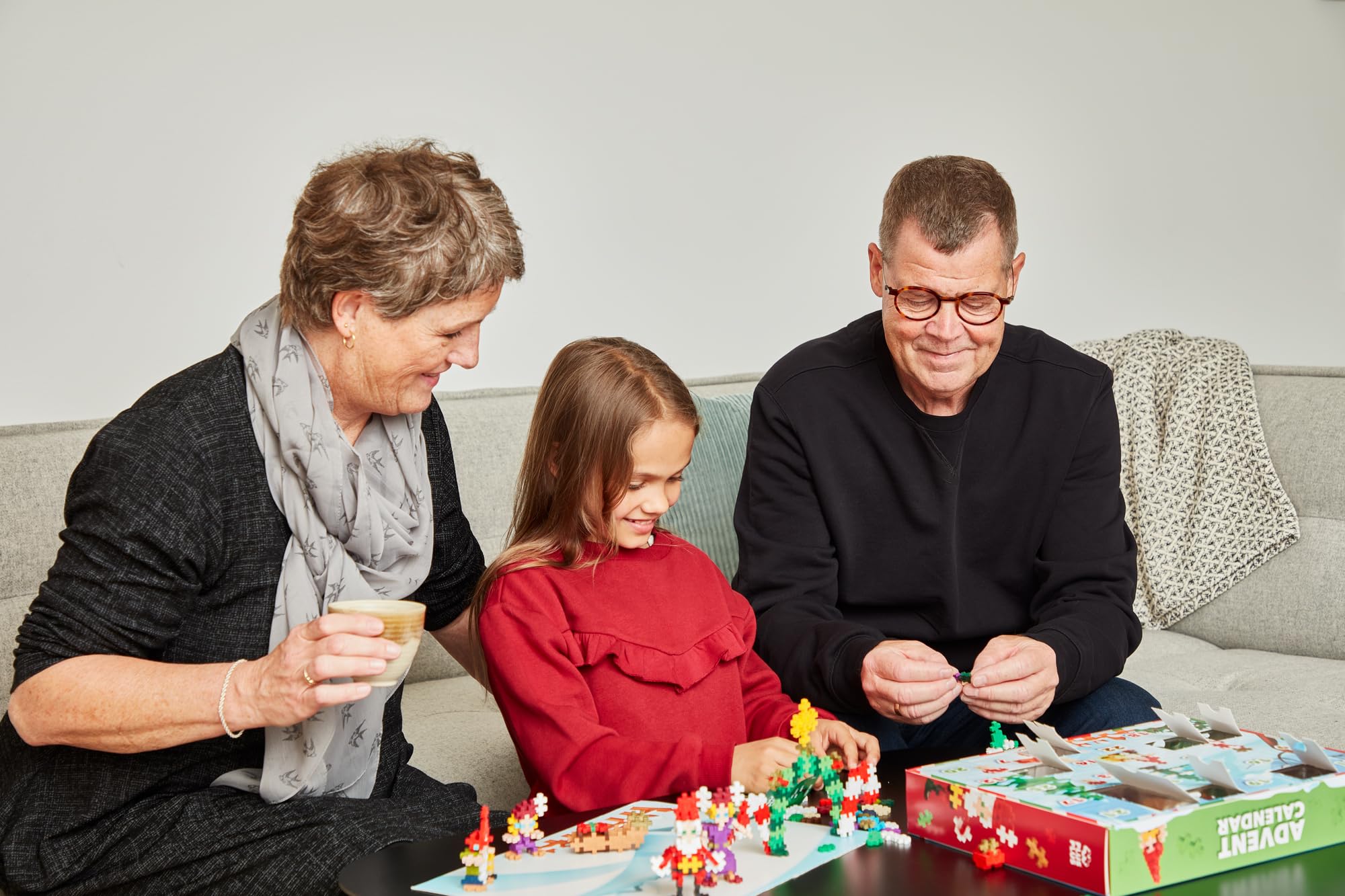Plus Plus - Calendrier de l'Avent 2024 avec 25 Cadeaux Surprises, Contient 600 pièces - Jeu de Construction - Cadeau de Noël pour Garçons, Filles, Enfants dès 5 Ans