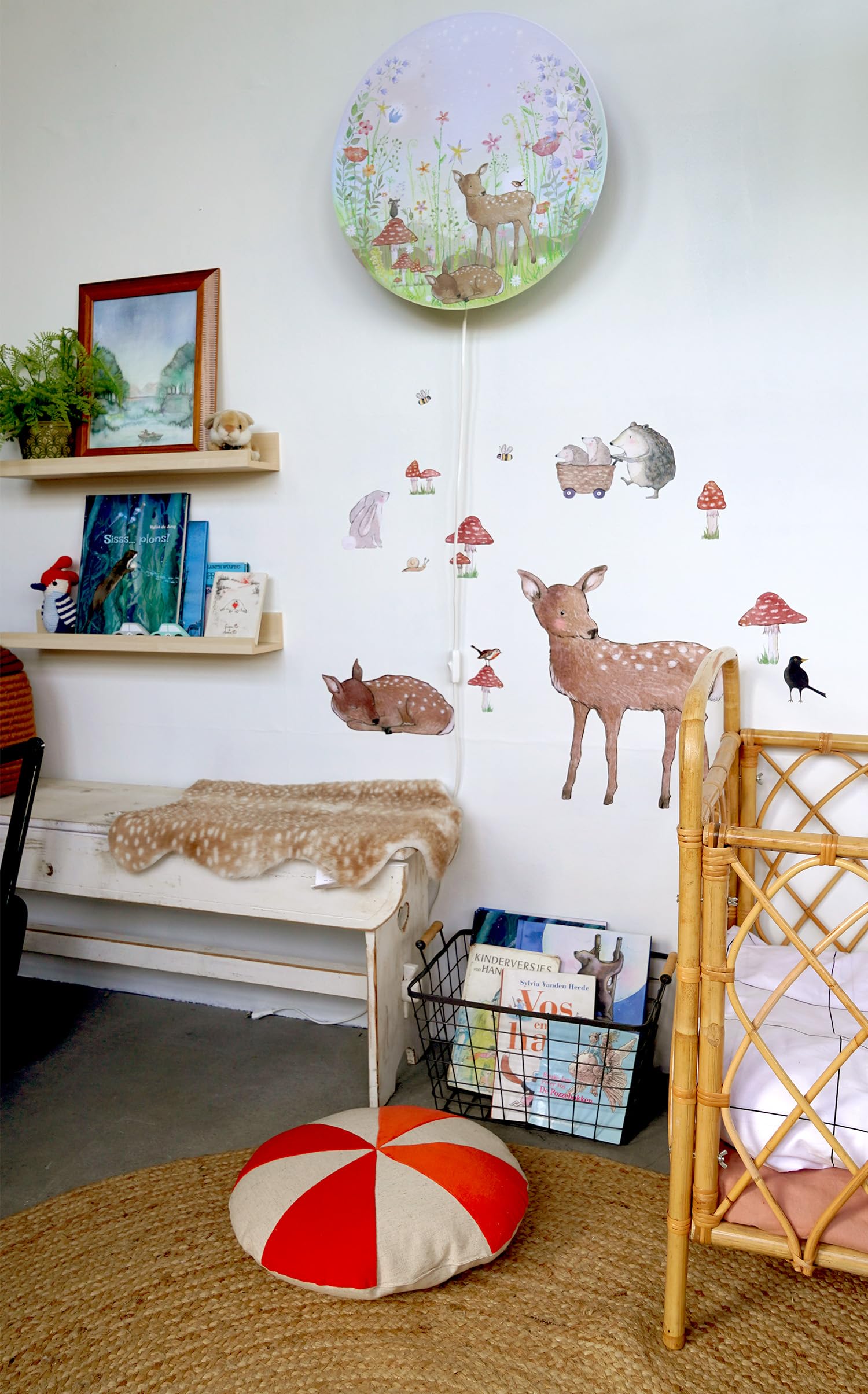 Märchengarten Wandlampe | Für Baby- & Kinderzimmer | Kinderzimmerdesign | Handgemalt & nachhaltig