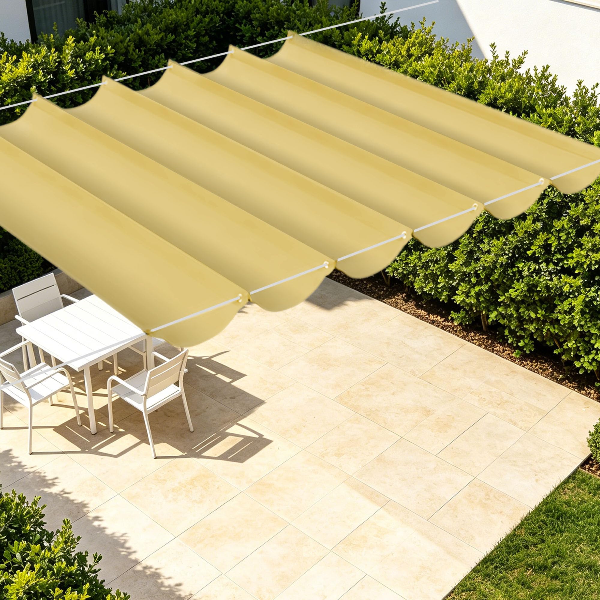 Toile d'ombrage en vague de 5x5.4m coloris jaune sable pour le jardin
