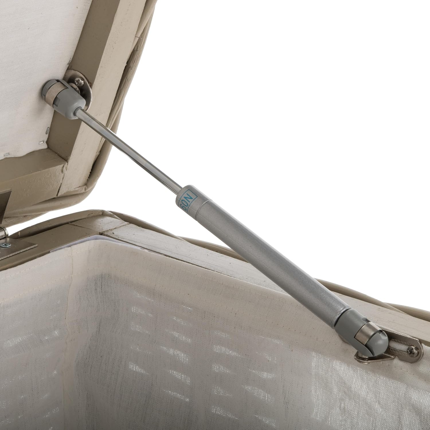 SAFAVIEH Home Collection – Caius Natural Wicker Storage Bench, Rustic Rattan Bench with Hinged Lid for Bedroom or Entryway, Fully Assembled (SEA7017A)