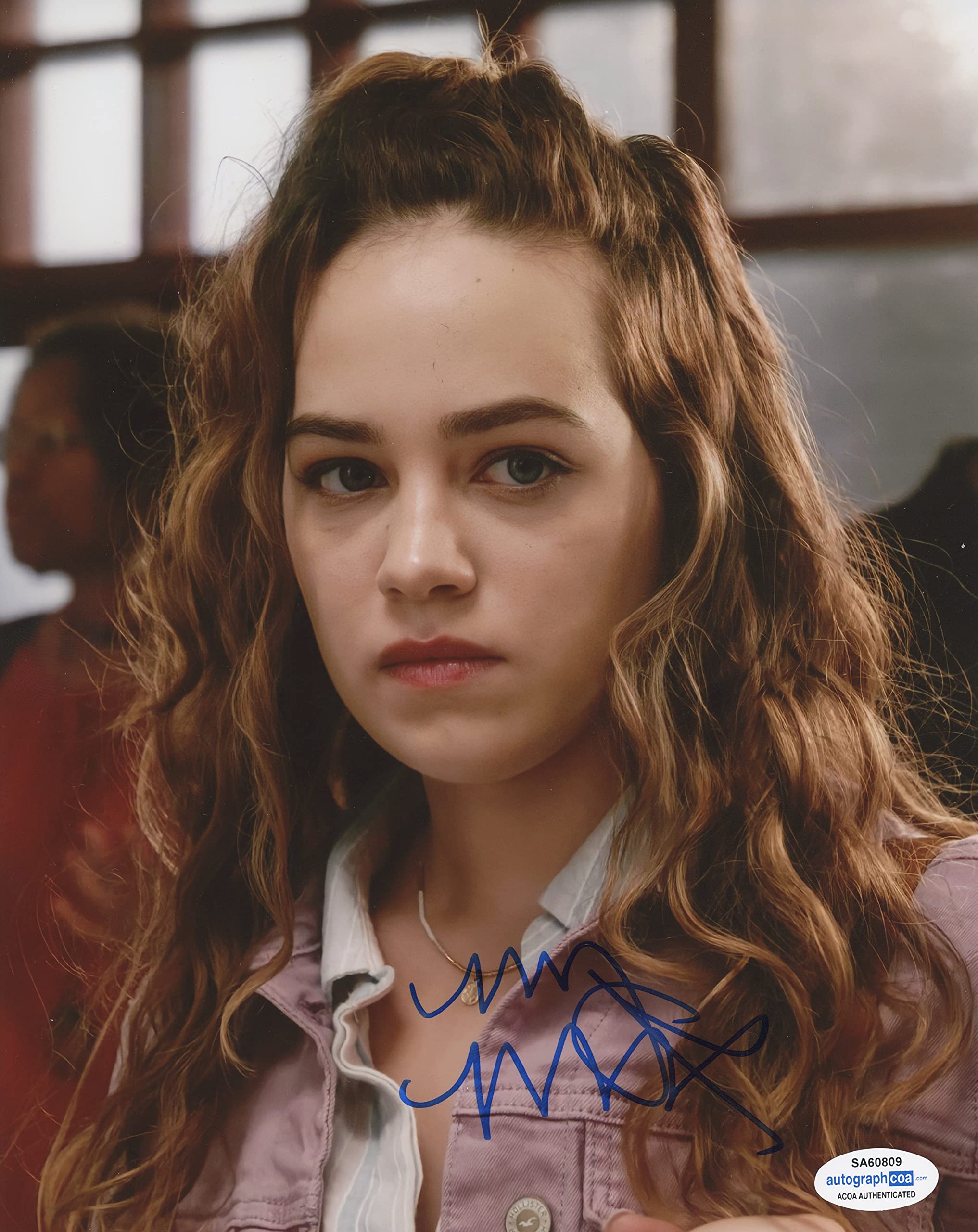 Mary Mouser's Instagram, Twitter & Facebook on IDCrawl
