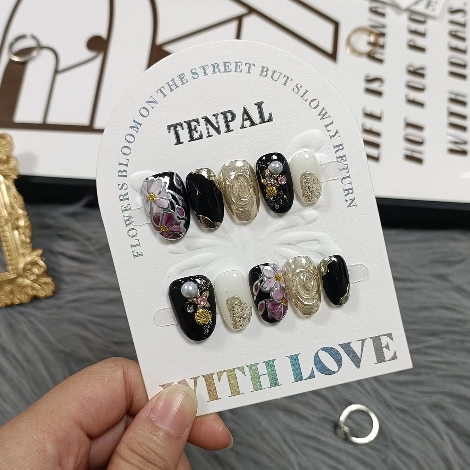 Black Gold Floral Cat Eye Short Oval Press On Nails With Tools,Glossy Glitter Hand-Painted Designs Glue on Nails, Acrylic Simple Retro Elegant Acrylic Fake Nails for Women,Chinese Nails(L)