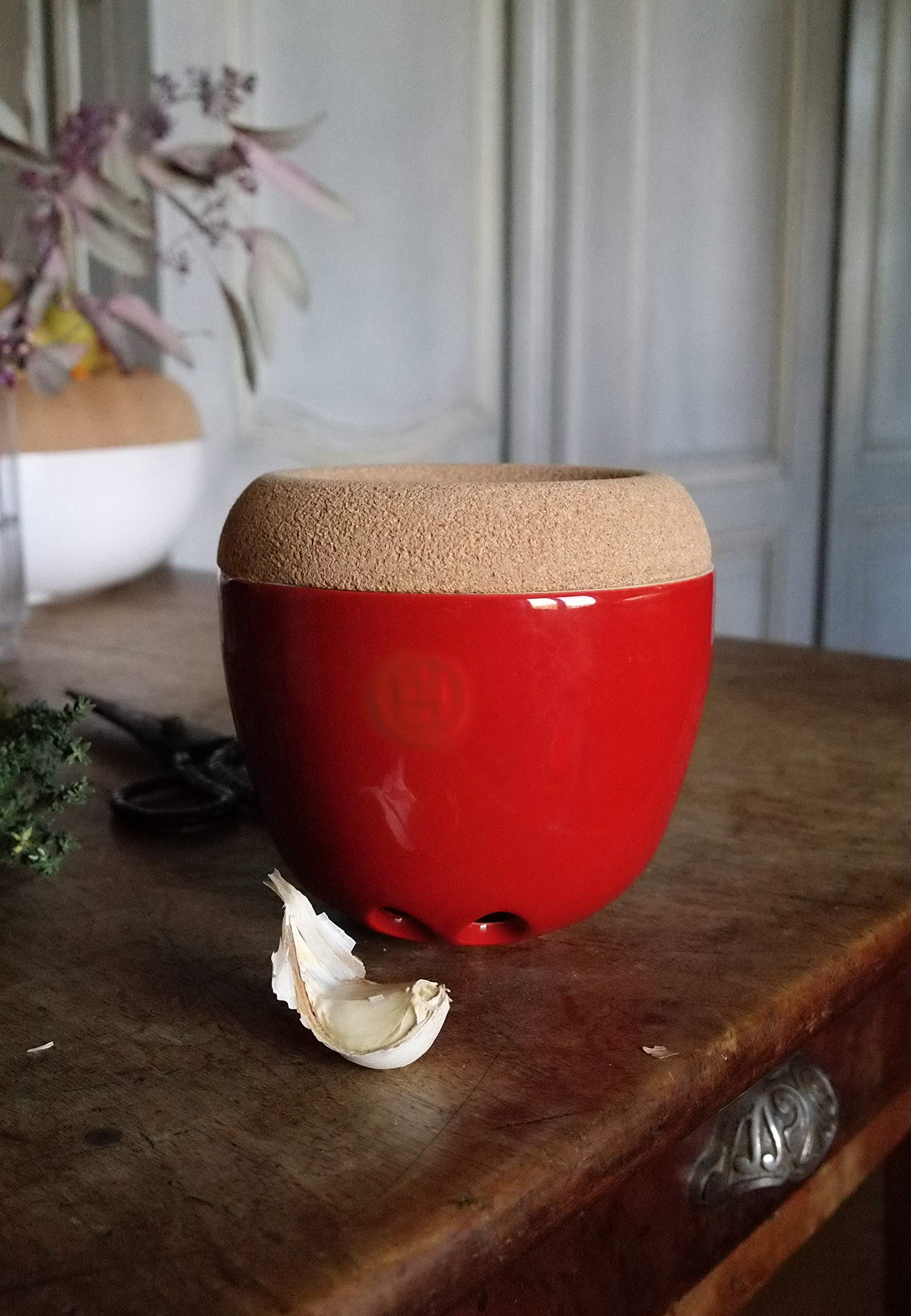 Amazon.com: Emile Henry 1.1 Qt. Garlic Pot | Burgundy: Home