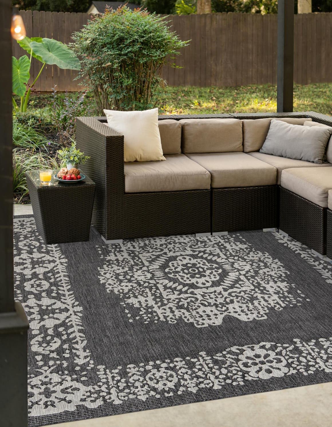 Unique Loom Outdoor Traditional Collection Area Rug - Timeworn (6' 1" Square Charcoal Gray/Gray)