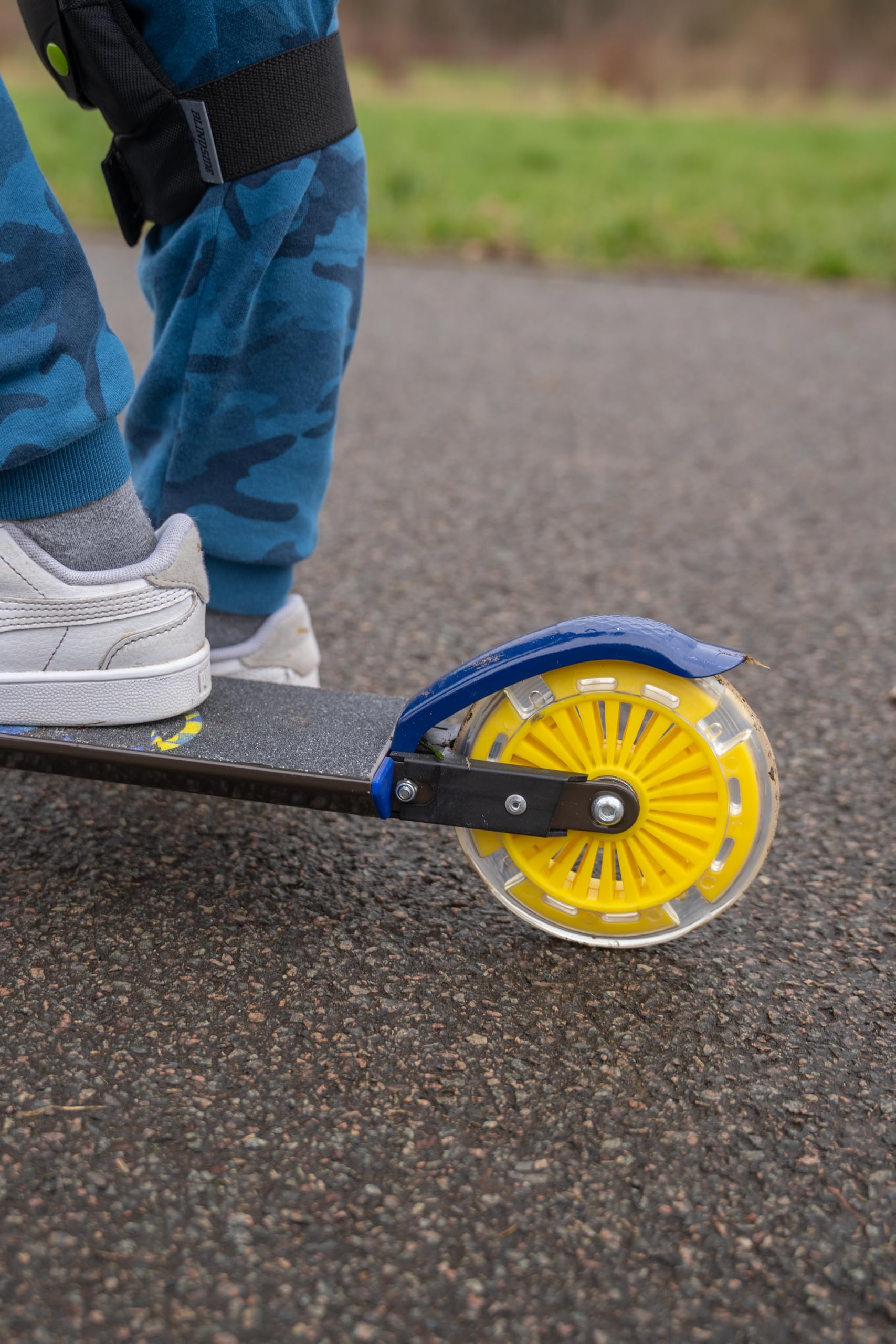 Batman Patinete Infantil para niñas y niños, Plegable en línea, para niños y niñas, Patinete Iluminado Ajustable, Ruedas iluminadas, 58 x 30 x 80 cm