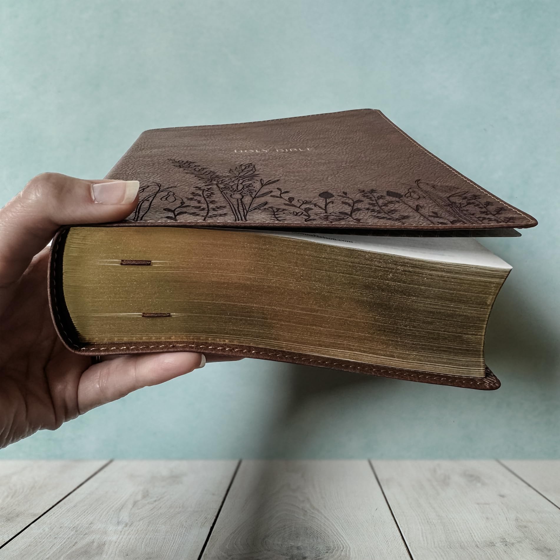 NKJV Journaling Bible: Featuring Hand Illustrated Design of a Field of Wildflowers with Your Custom Engraved Personalized Name - Image 4