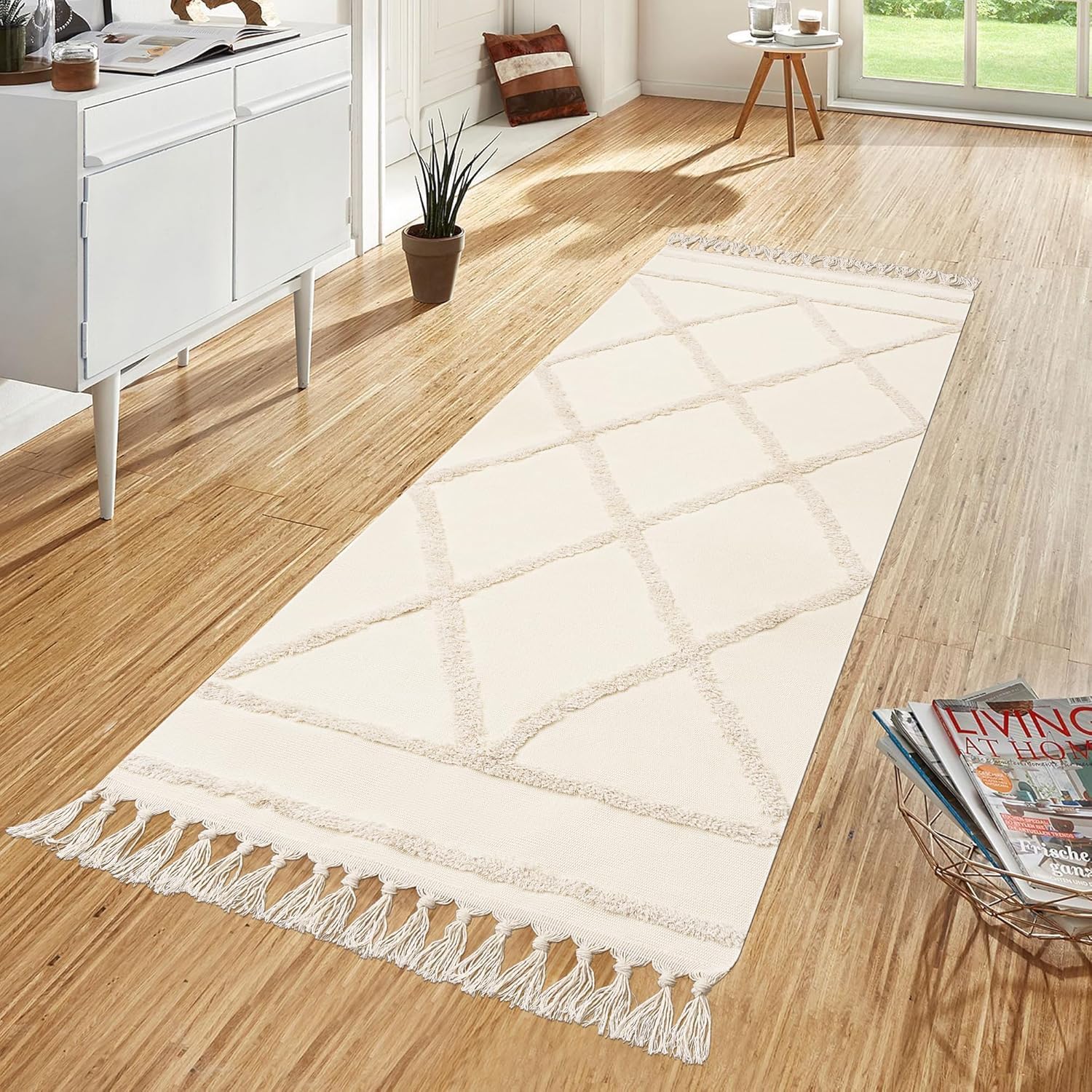 Tapis de couloir bohème beige touffeté pour réchauffer une entrée de maison