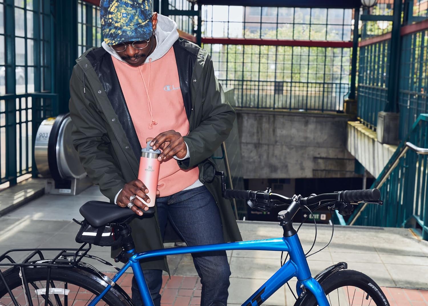 Stanley AeroLight Transit Bottle 16 oz Locking Drink Through Lid Leak Resistant Water Bottle or Coffee Travel Mug Lightweight Insulated Stainless Steel BPA-Free Grapefruit - Image 6