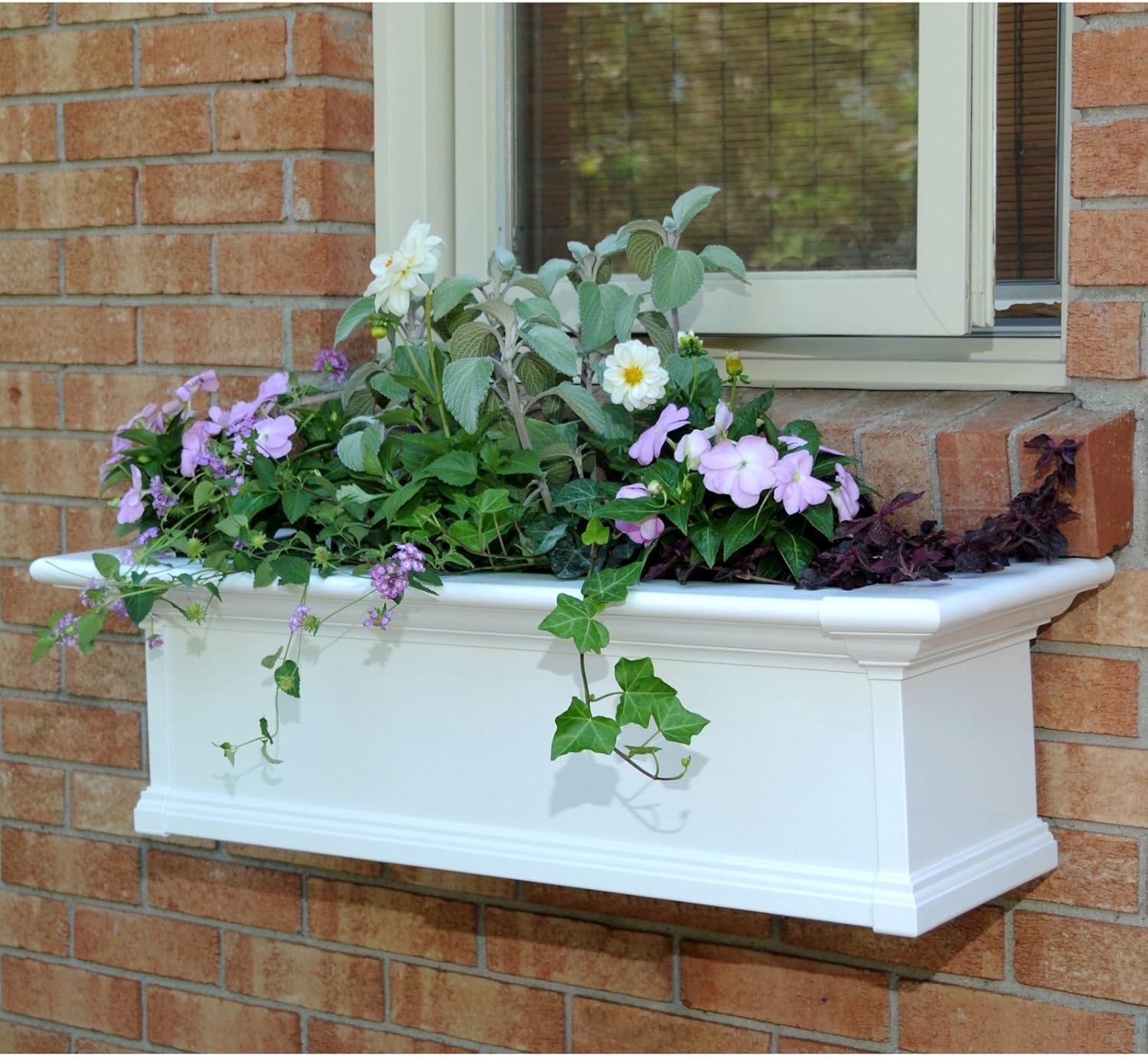 Yorkshire Window Box Color: White, Size: 36"