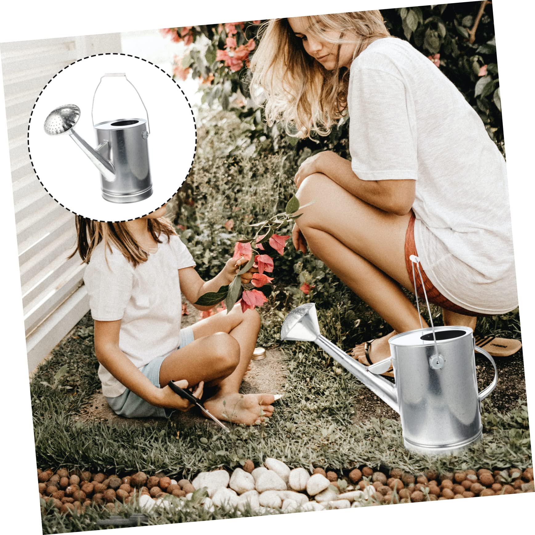 Toyvian Annaffiatoio da Giardino in Ferro Zincato da 5l Beccuccio e Manico Ergonomico, per Innaffiare Piante All'aperto in Giardino