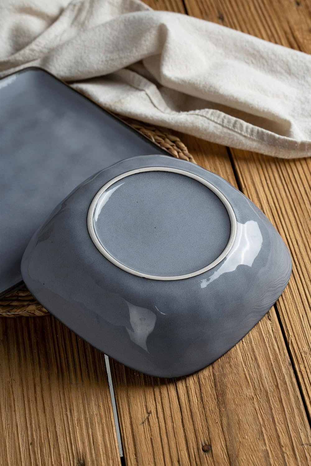 Famiware Ocean Square Plates and Bowls Sets for Kitchen, 16-Piece Dinnerware Sets for 4, Reactive Glaze, Blue