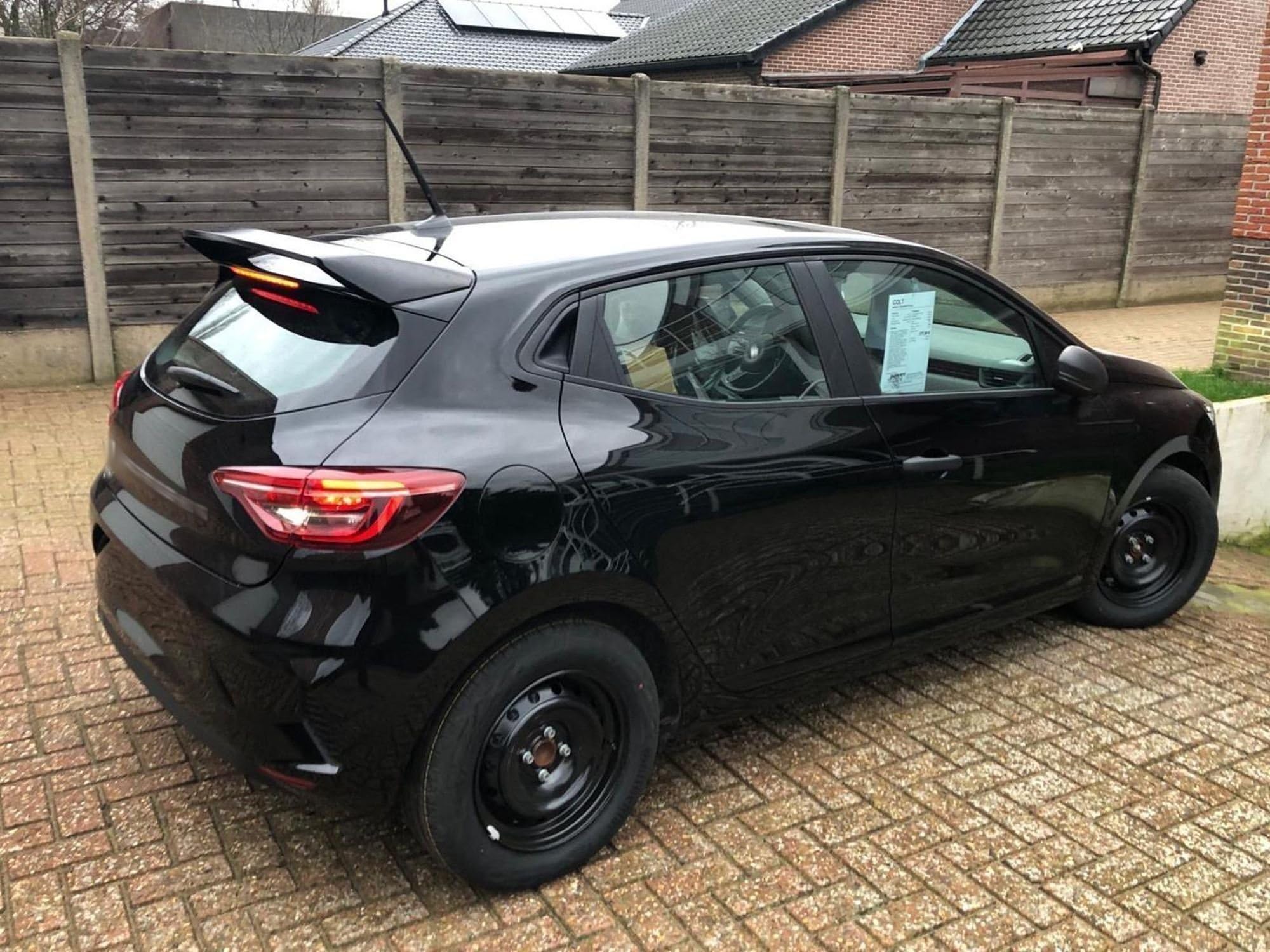 CHROMEMASTER | Spoiler da Tetto; Spoiler Posteriore Compatibile con Renault Clio Hatchback 2019 +; Alettone Tetto; Poliuretano; Per la verniciatura; Metodo di Montaggio: Colla | Tuning Ottico per Auto