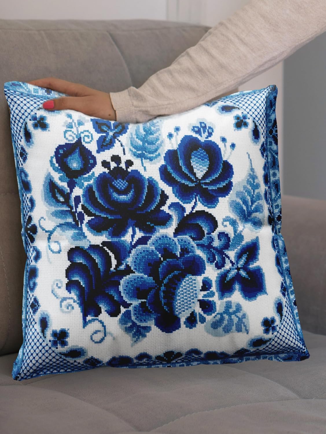 RIOLIS Counted Cross Stitch GZHEL Pain, Multicolor