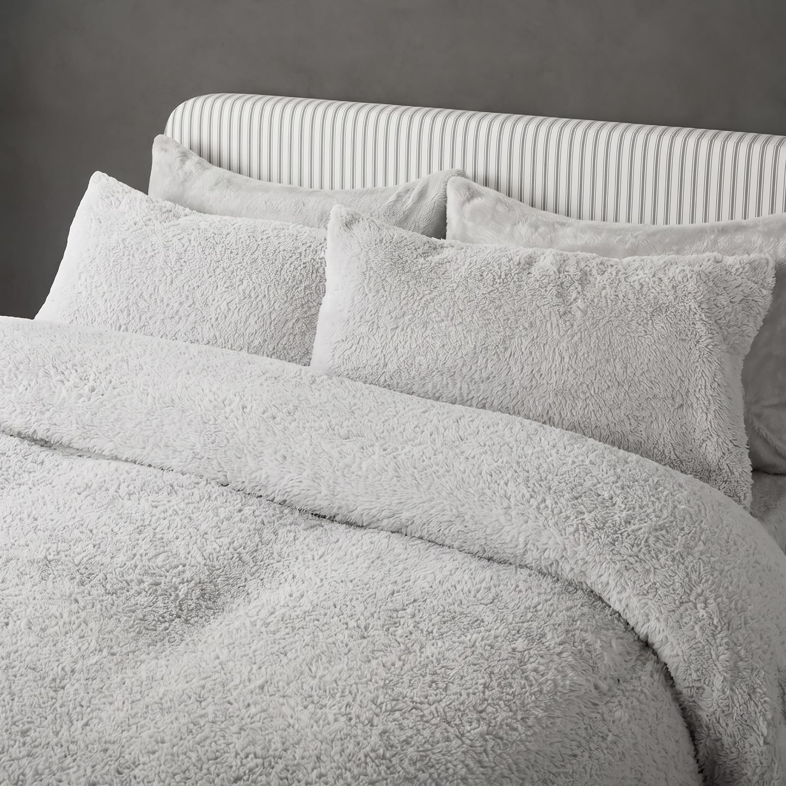 OHS Teddy Fleece Pillowcases 2 Pack Soft Fleece Bedding Bedroom, Silver