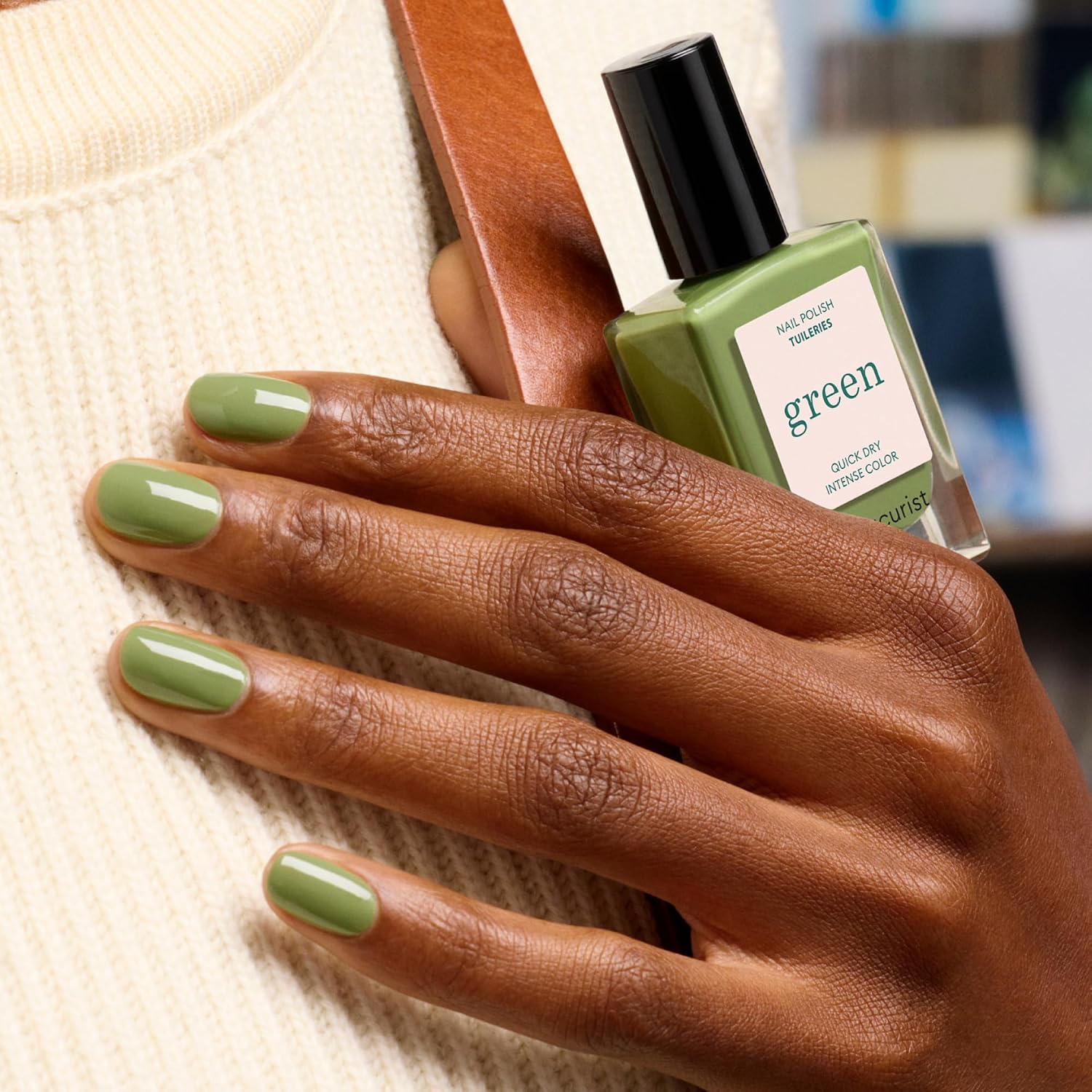 Manucurist Green Tuileries Olive Green Natural Nail Polish image 3