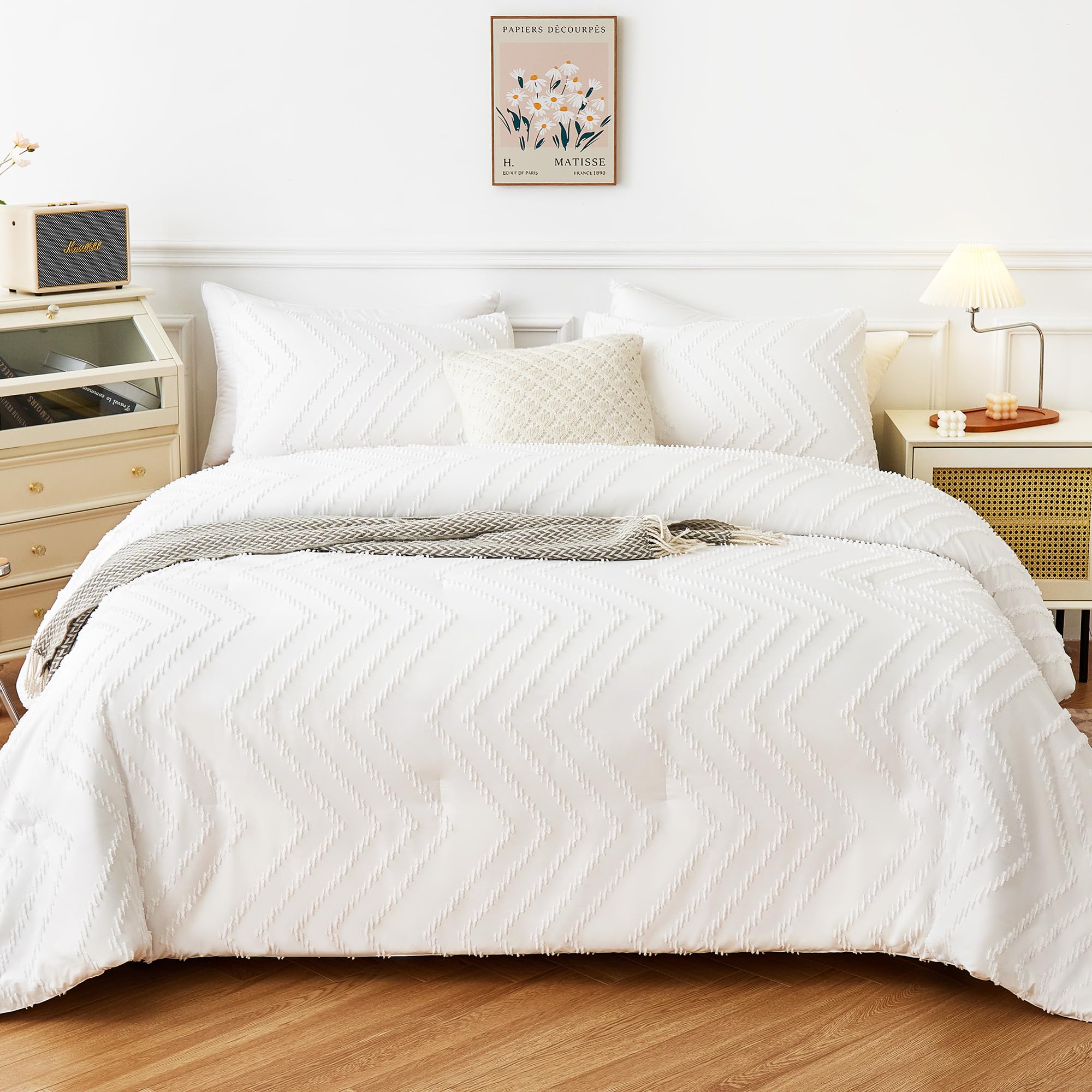 SeaRoomy Comforter Set King Size, White Tufted Jacquard Comforter Bedding Set 3 Pieces, Lightweight and Soft All Season Boho Comforter and 2 Pillowcases Farmhouse Bed Sets for Women Men