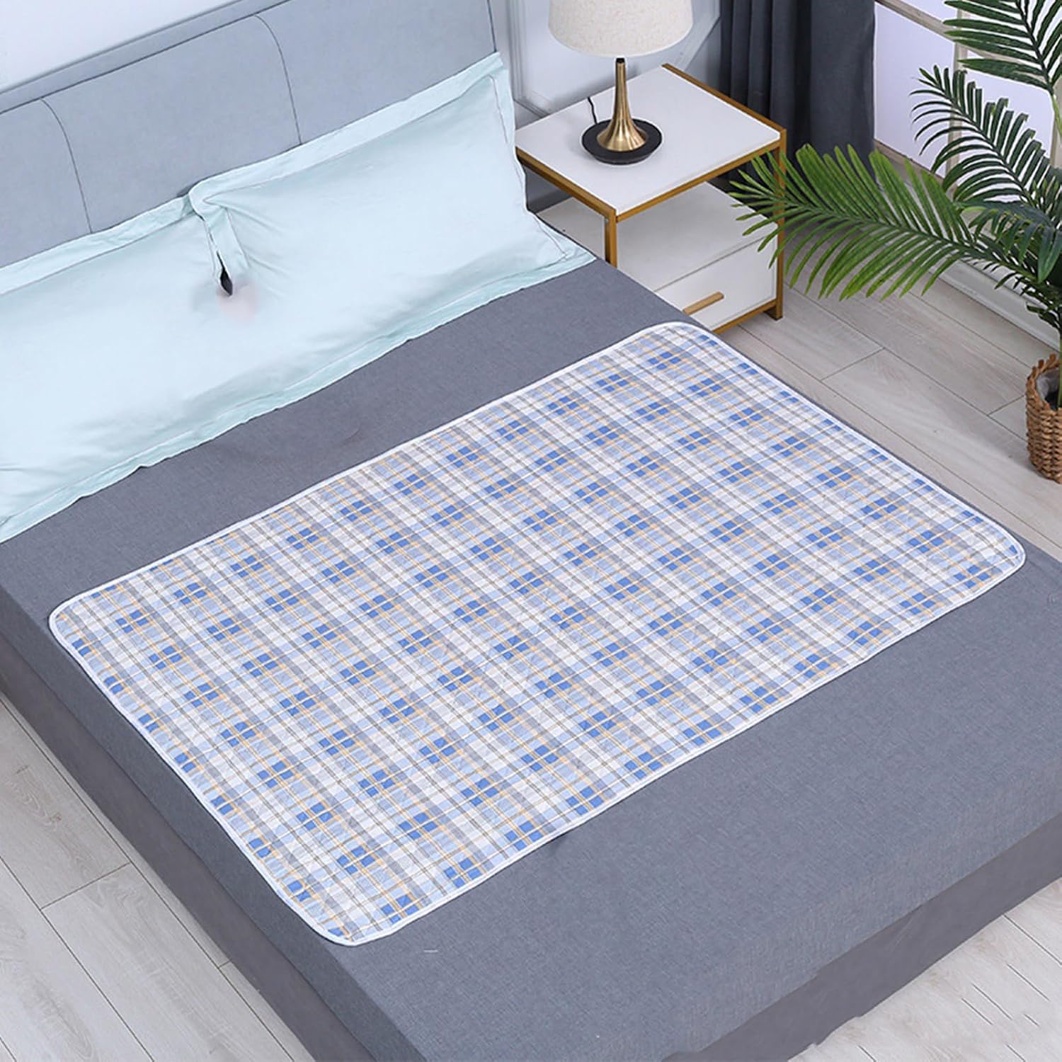 Washable Bed Pad Mattress Protector Large Mat for Women Soft Breathable Fabric Multiuse Design Absorbent Underpad