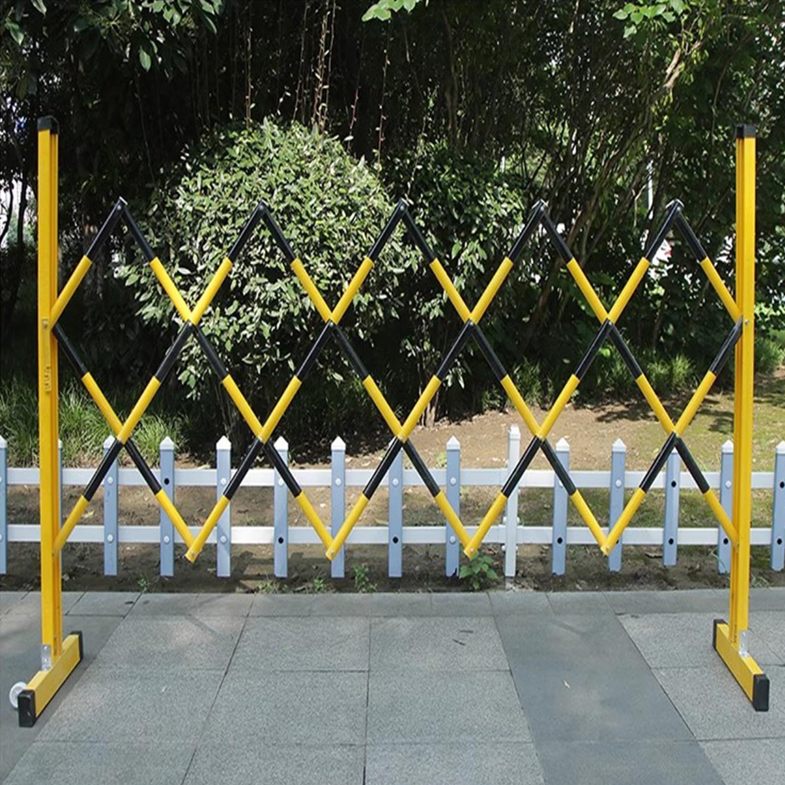 ASerZenith Expandable Mobile Barrier Traffic Fence, Expandable Metal Barricade Portable Quickly Block Scissor Gate Retractable Traffic Barricade For Driveway Traffic,Noir-1.2X2M