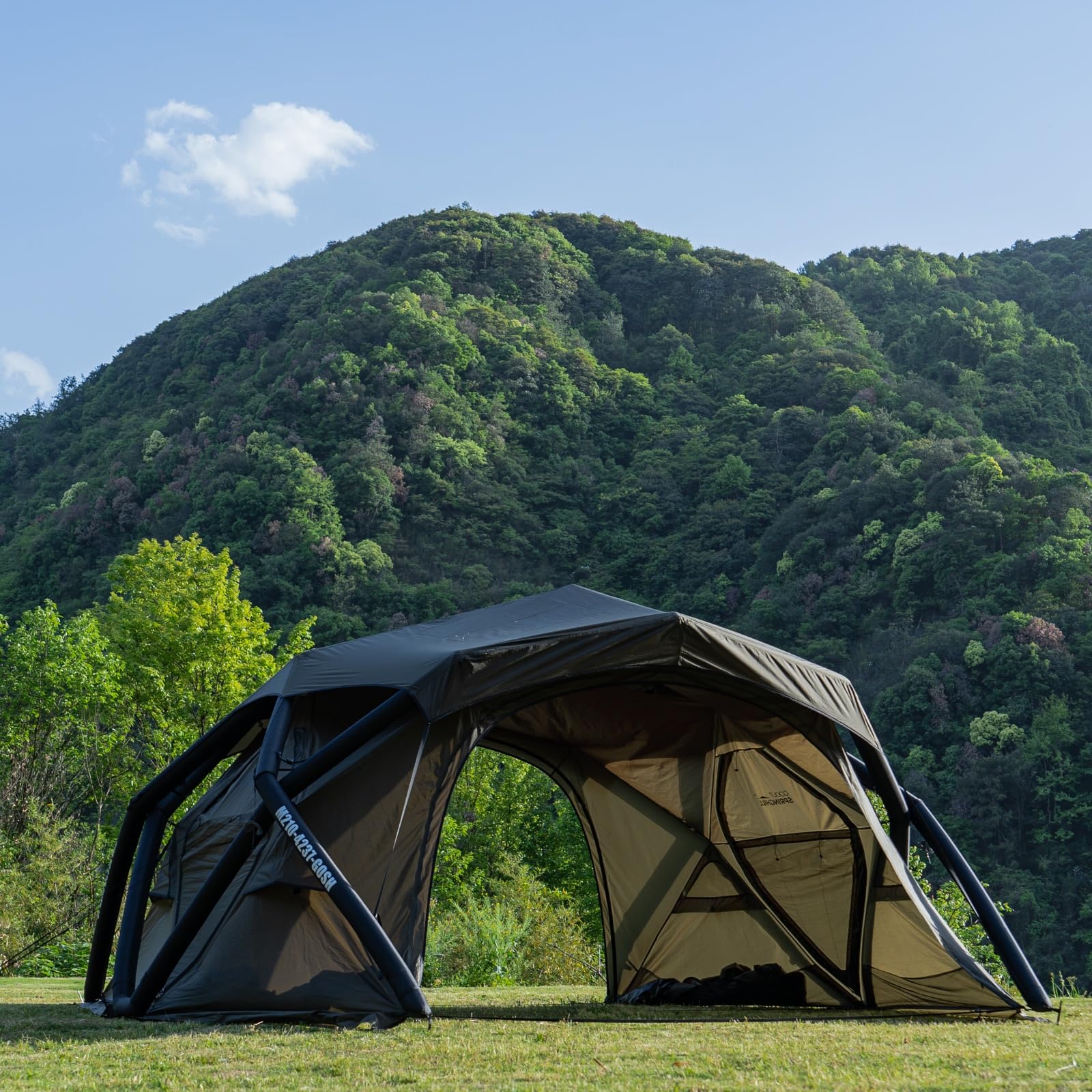 インフレータブル　ドームテント　4〜6人用 Amazon.co.jp: Springhill エアードームテント 4-6人用 煙突穴付き