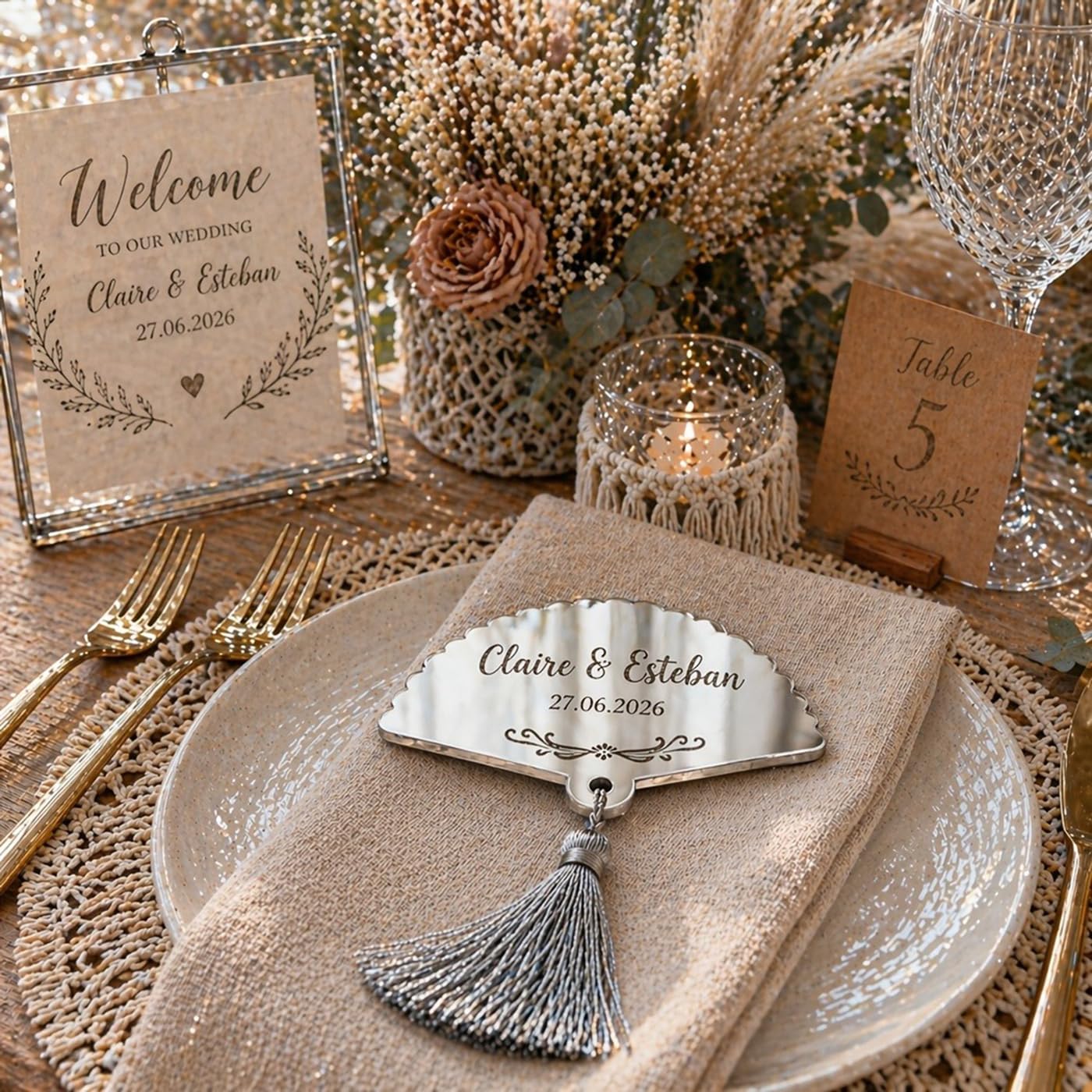 Marque-place mariage personnalisé avec pompon étiquette bois acrylique argent miroir x50