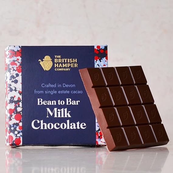 The British Hamper Company Luxury Family Sharing Food Hamper, Gourmet Snack Basket, Sweet & Savoury Treats, Chocolate, Biscuits, Crisps, Nuts, Jam, Artisan Foods, Gift for Families & Couples