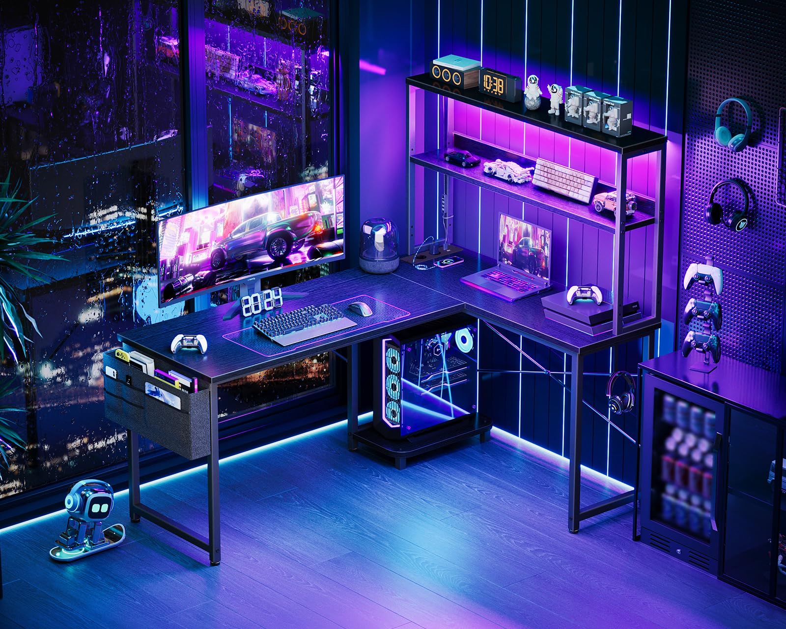 Coleshome Scrivania Gaming con LED e Prese, 135 × 100 cm Scrivania Gaming Angolare Reversibile con Scaffali Portaoggetti, Scrivania Angolare con Borsa Portaoggetti per Giocatori, Nero