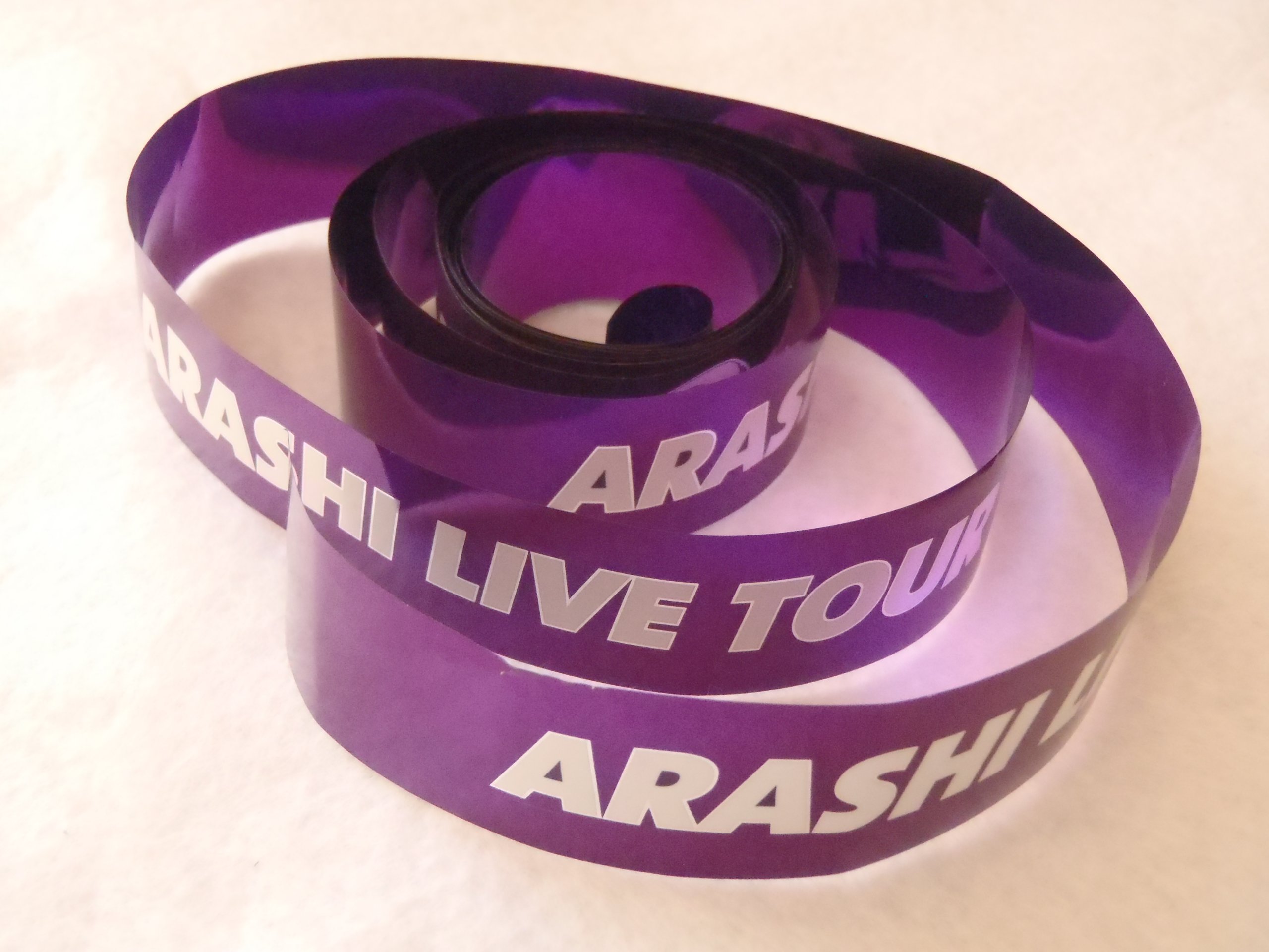 嵐 松本潤 ダイキャストカー 座る嵐 金銀テープ Amazon.co.jp: 嵐 ARASHI 公式グッズ ARASHI LIVE TOUR Popcorn