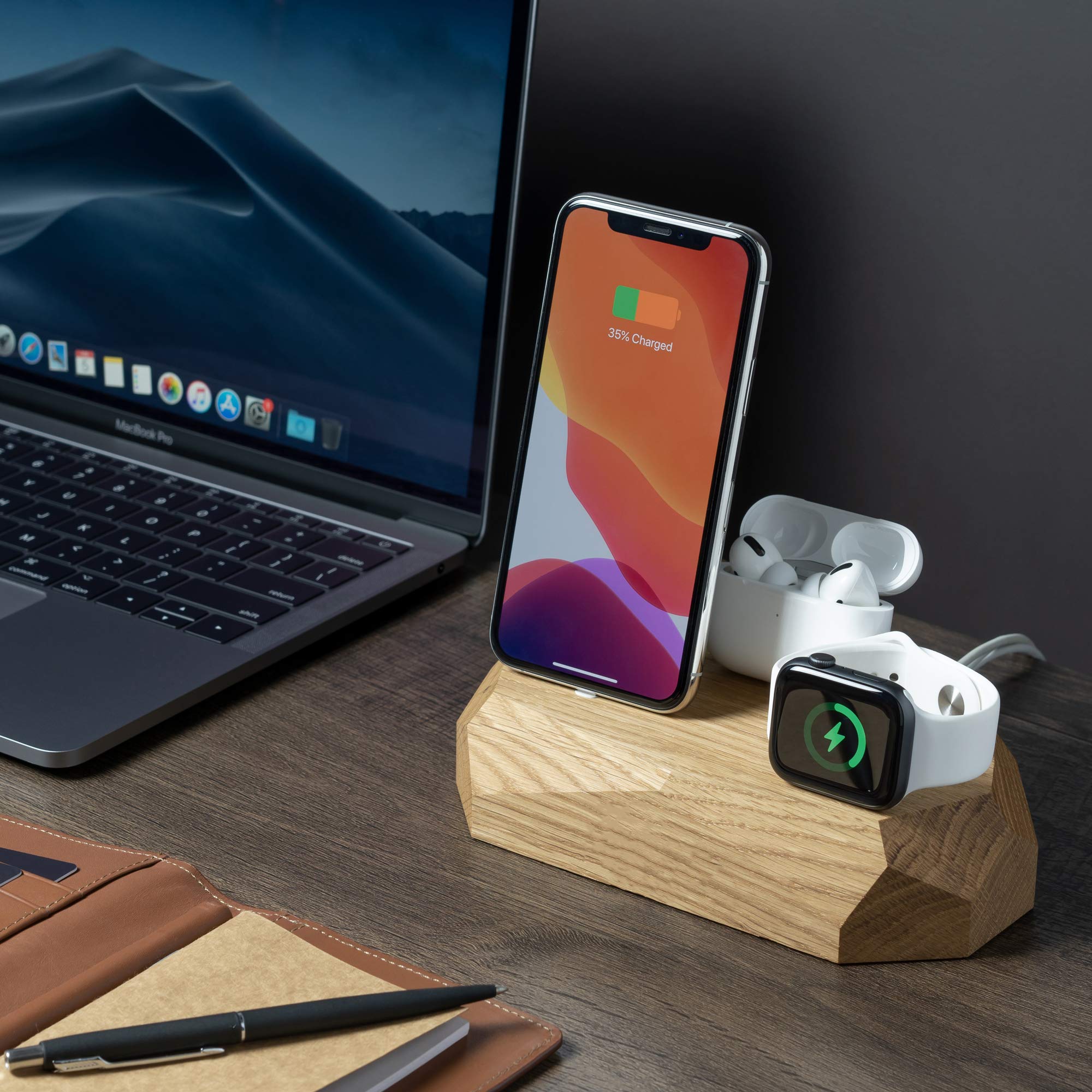 Oakywood - 3 in 1 Stacja dokująca z drewna kompatybilna z Apple Watch, kompatybilna z iPhone, kompatybilna z AirPods - Stacja ładująca, w zestawie 2 x złącze Lightning USB-A - Triple Dock - Dąb