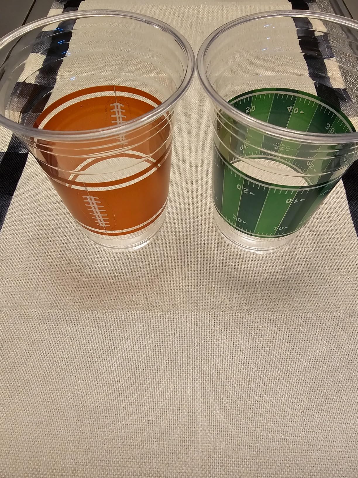 AcpopbM Football Cups, 16 oz Football Disposable Cups Football Plastic Cups Tailgate