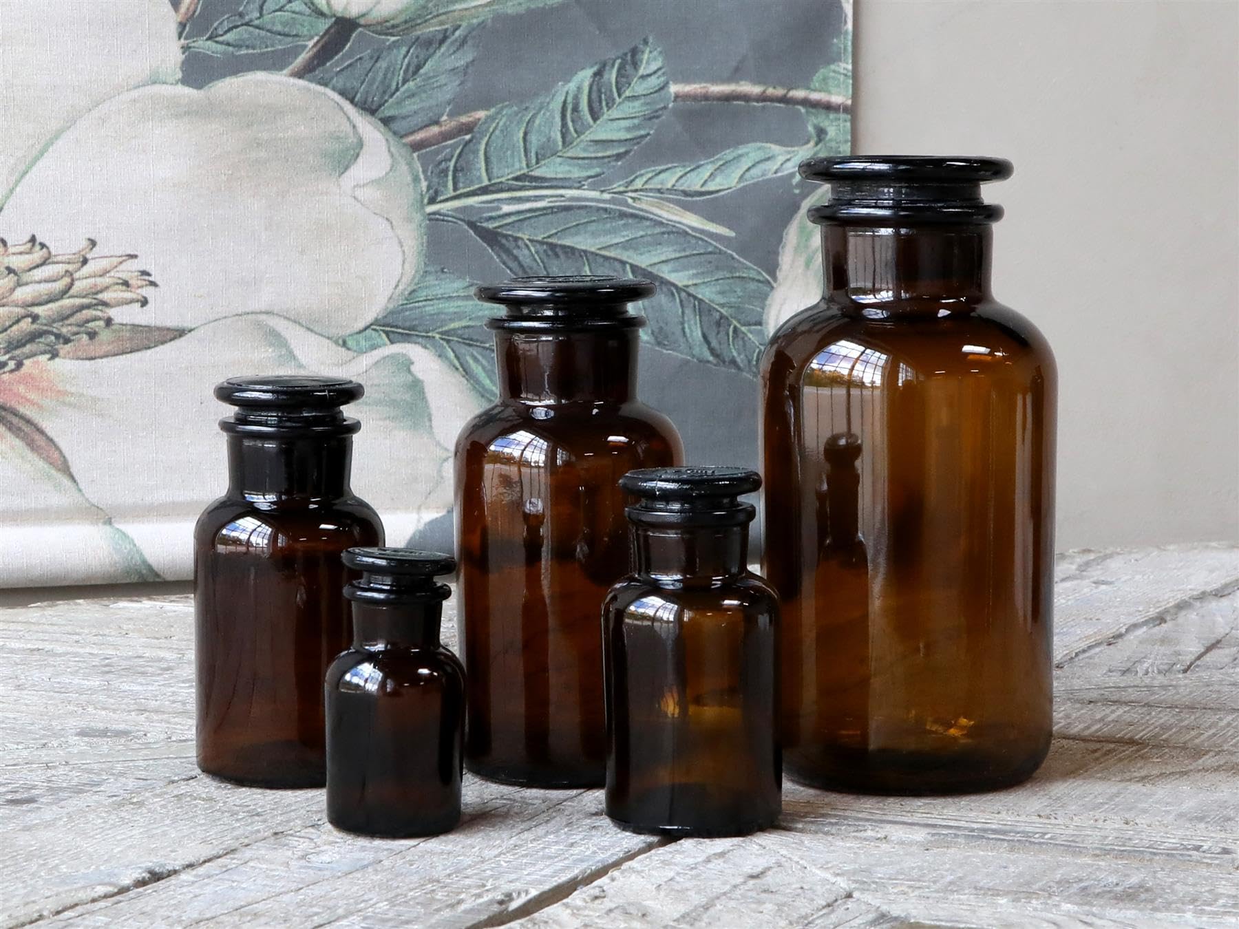 1x Brown Apothecary Glass Storage Bottle with Lid - 5 Sizes, Decorative Bathroom Apothecary Bottle (Medium)