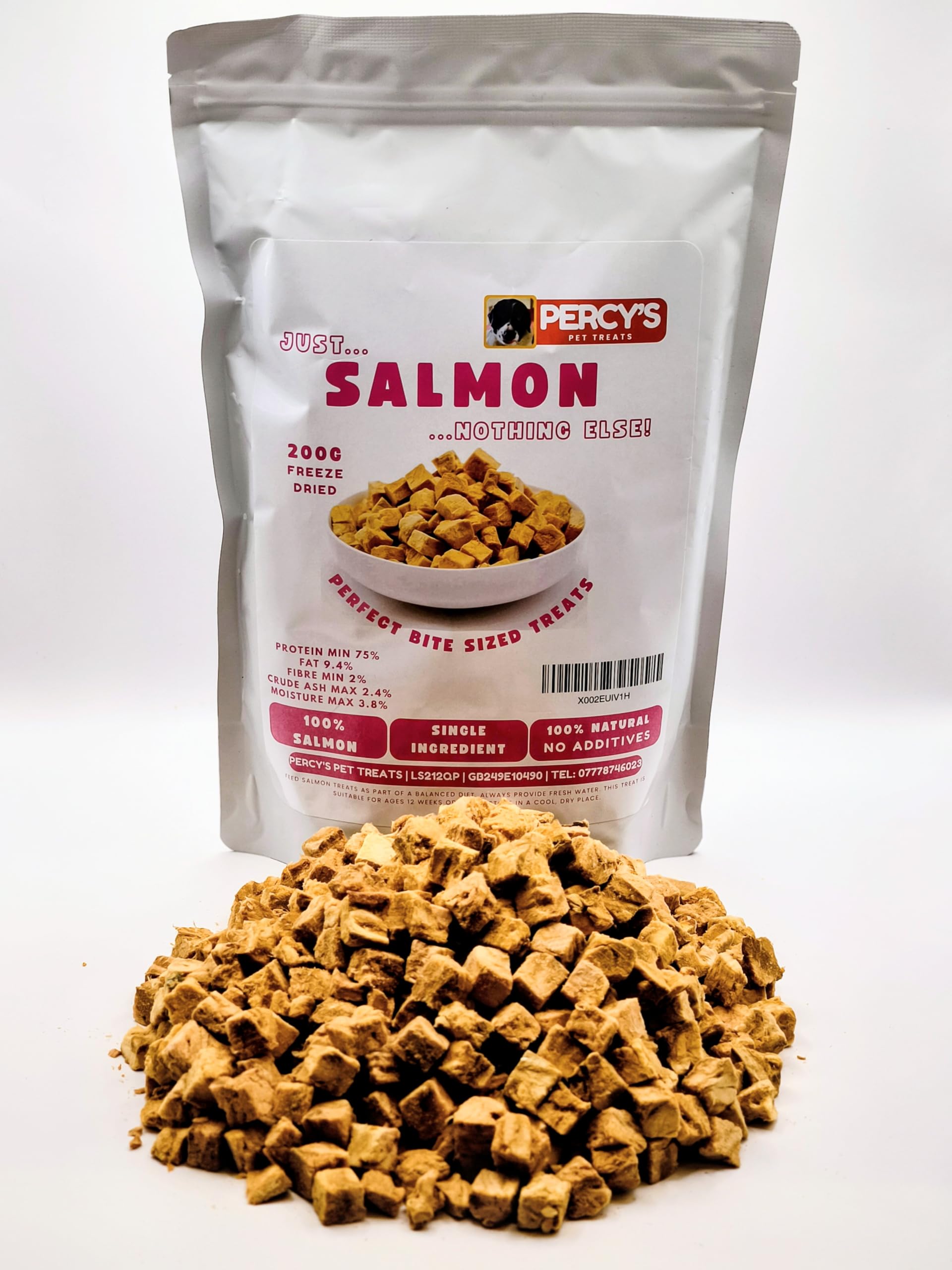 200g Salmon Freeze Dried - Allergen Free & Hypoallergenic Treat for Cats and Dogs - Locked in freshness, High in Protein Nibbles, Pet Treats, Food Topper