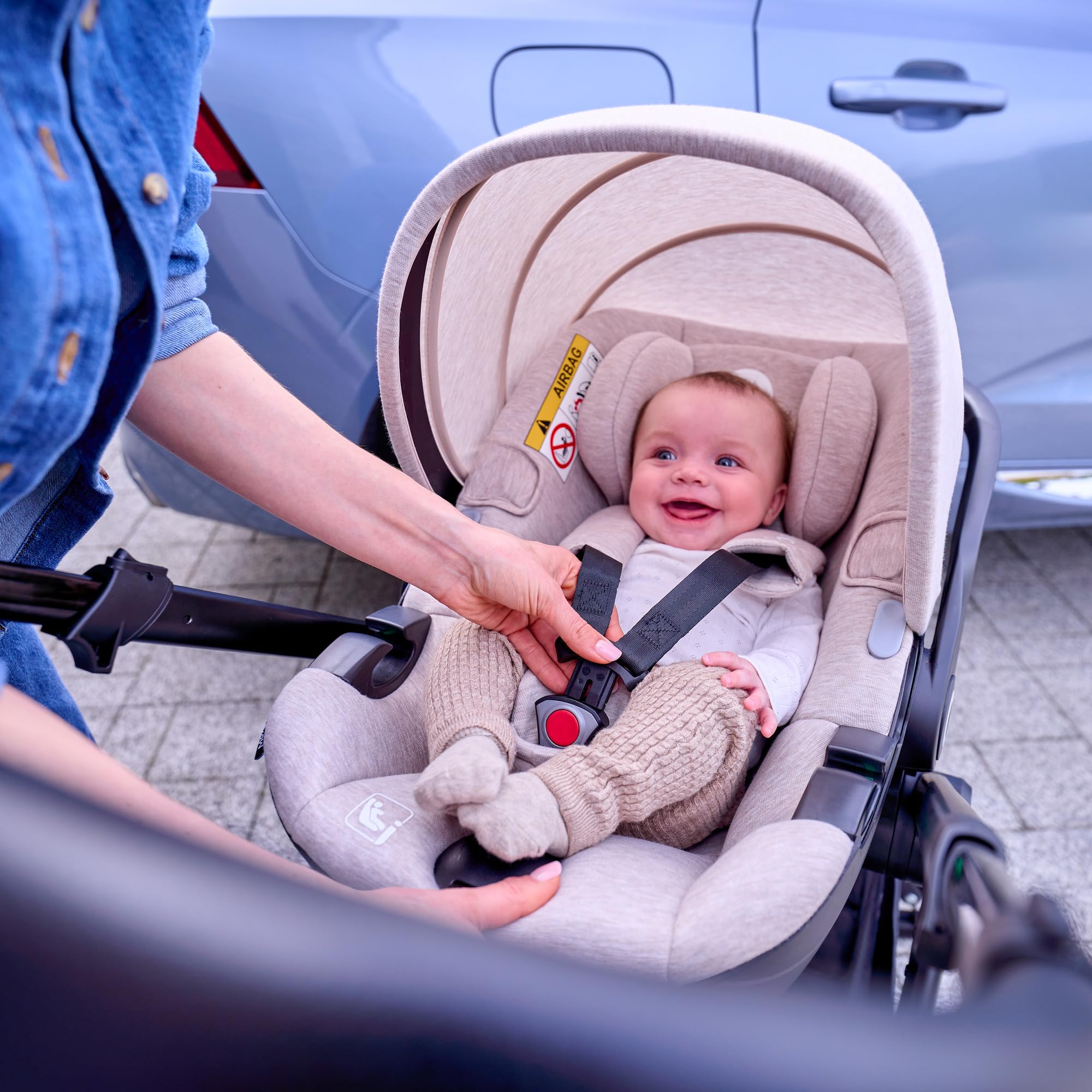 LIONELO MOXIE i-Size SET Silla de Coche Infantil con Base 40-87 cm Portabebés Instalación ISOFIX y Pata de Estabilización Protección Lateral, Reposacabezas Ajustable Cojín Dri-Seat | Base ISOFIX, pata de apoyo, protección lateral, reposacabezas regulable