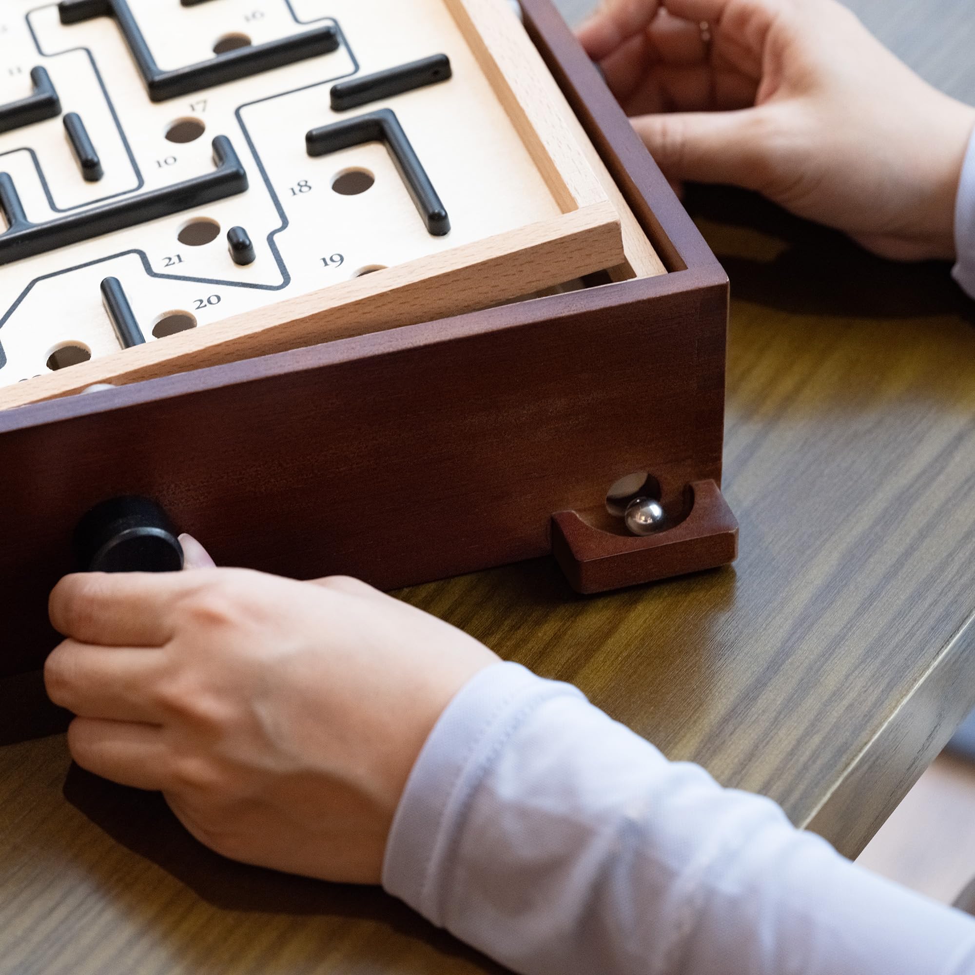 Jeu de Labyrinthe en Bois, Jeu d'équilibre Labyrinthe de qualité supérieure, Plateau Classique Robuste de 33,5 cm, défi de Coordination œil-Main