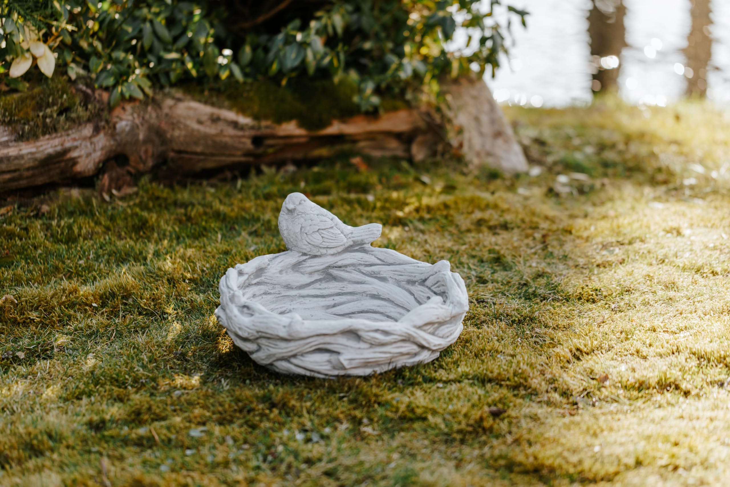 gartendekoparadies.de Abbeveratoio rustico per uccelli in gres grigio, design a nido con statuetta di uccello, 37 x 34 x 20 cm, 8 kg, antigelo per esterni
