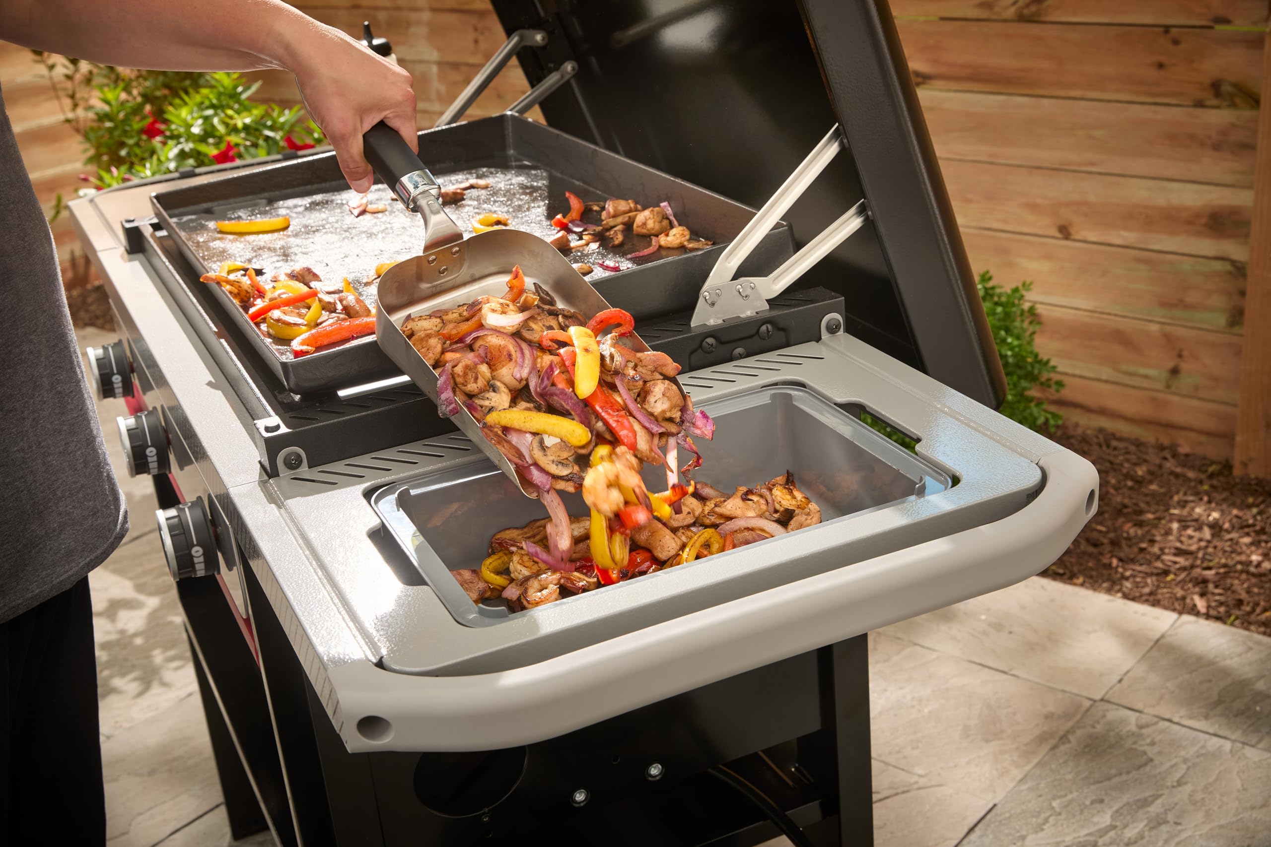 Weber Slate GP 71 cm Premium Plancha mit Untergestell und Rollen | 3 Brenner, Porzellanemaillierte Antihaft-Grillfläche, Durchgehende Hitzeverteilung, Multi-Zonen-System, 3252 cm² Grillfläche